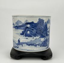 A Chinese Blue&White brushpot, 16TH/17TH Century Pr.