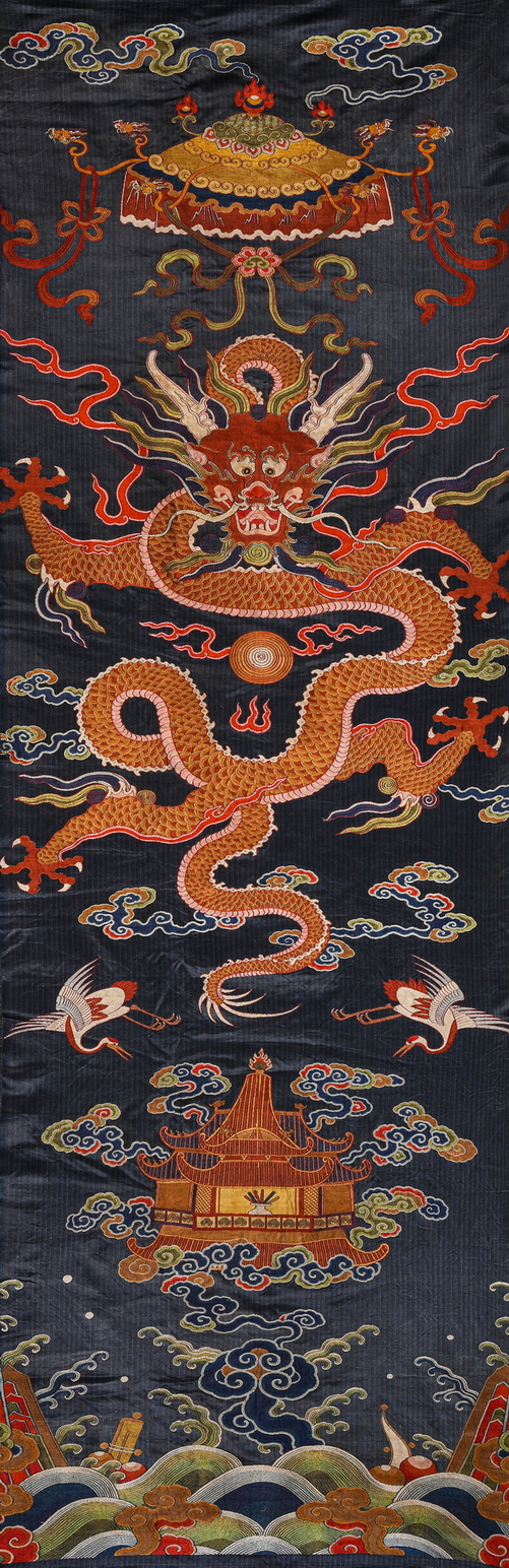 A Chinese emborided silk, 18TH/19TH Century Pr. 