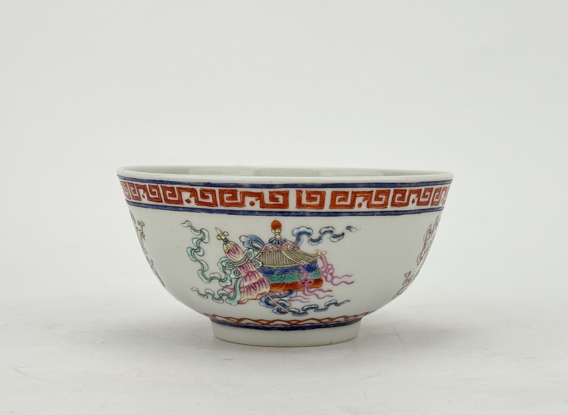 A Chinese Famille Rose bowl, 18TH/19TH Century Pr. 