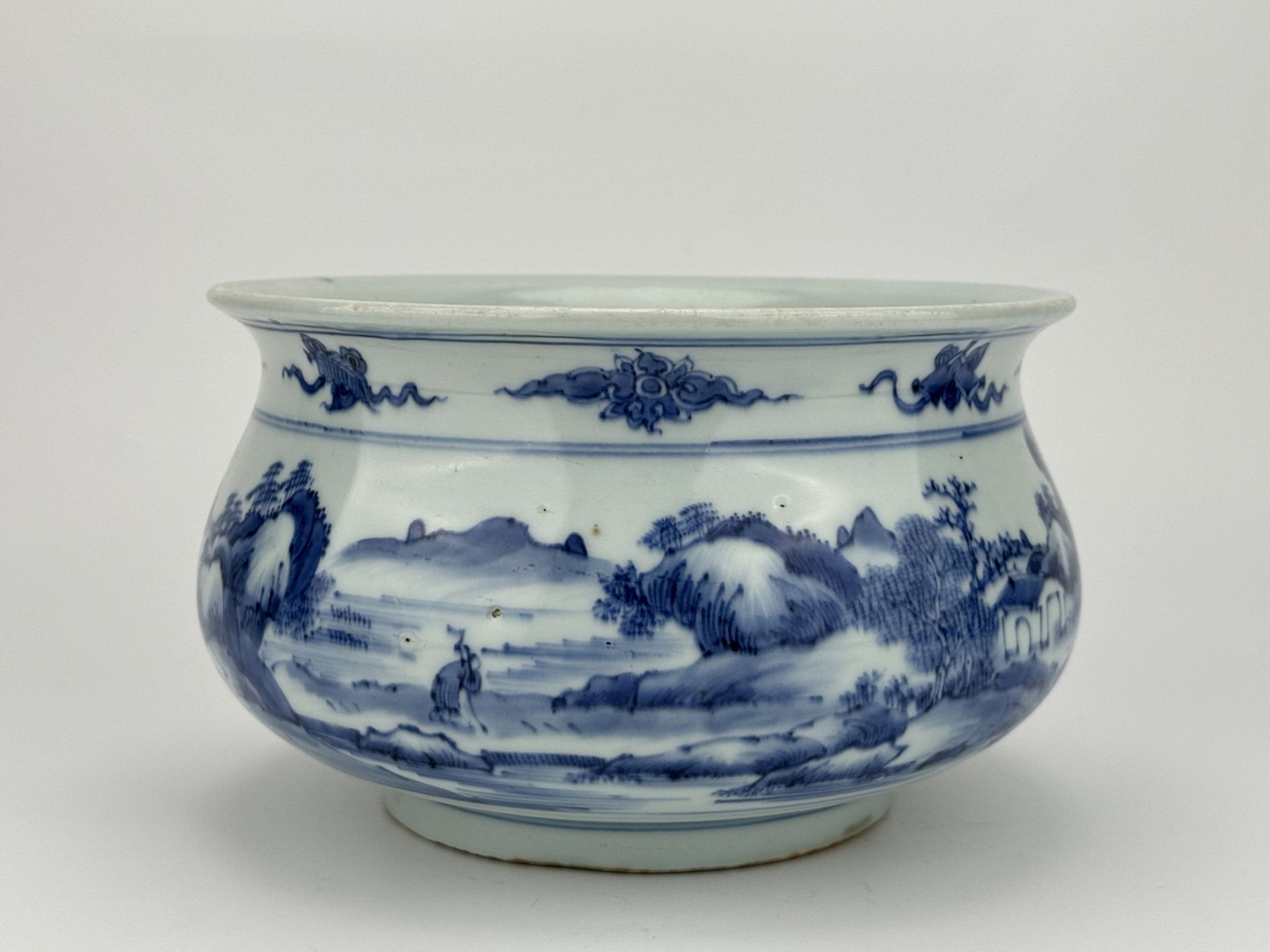 A Chinese Blue&White censor, 17TH/18TH Century Pr.  - Image 2 of 8