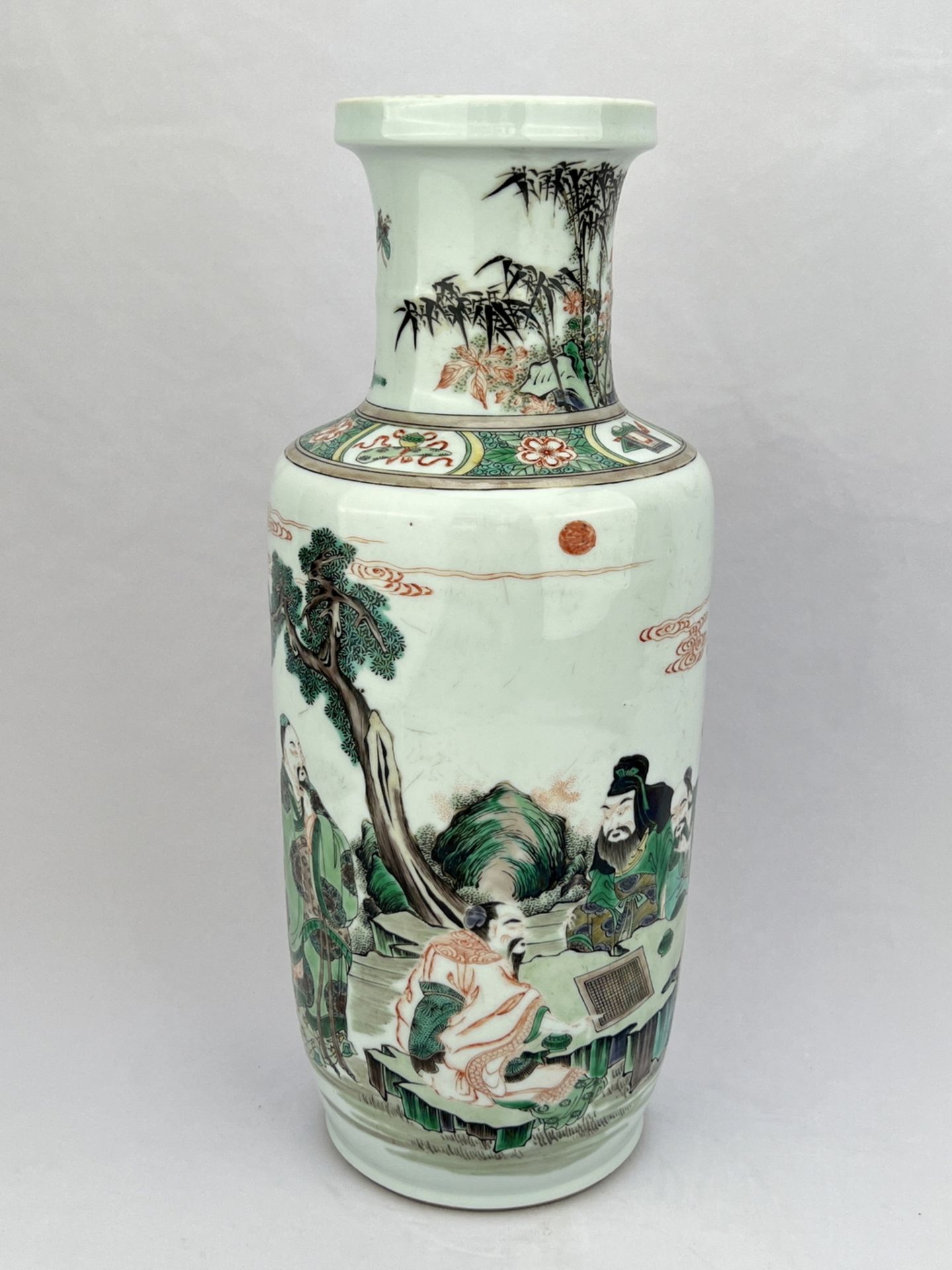 A Chinese Famille Rose vase, 17TH/18TH Century Pr.  - Bild 10 aus 16
