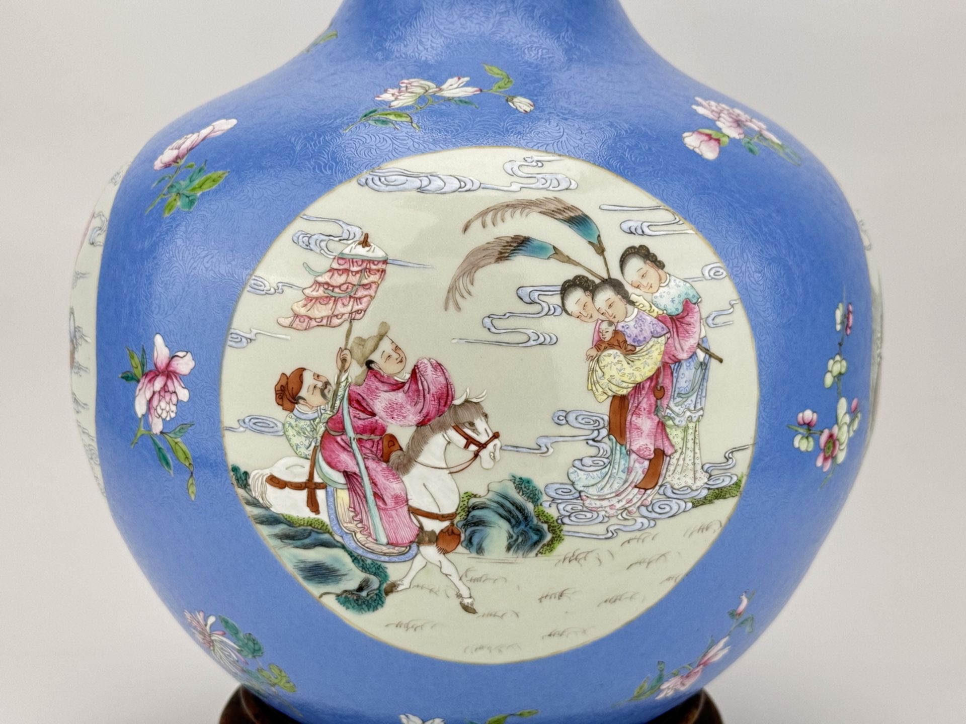 A Chinese Famille Rose vase, 17TH/18TH Century Pr.   - Image 3 of 10