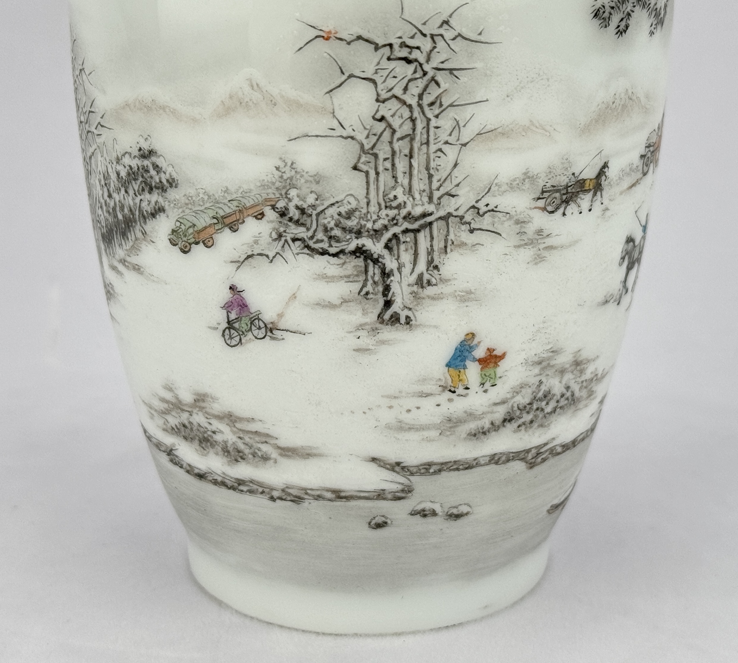 A Chinese Famille Rose vase, 19TH/20TH Century Pr.  - Image 7 of 10