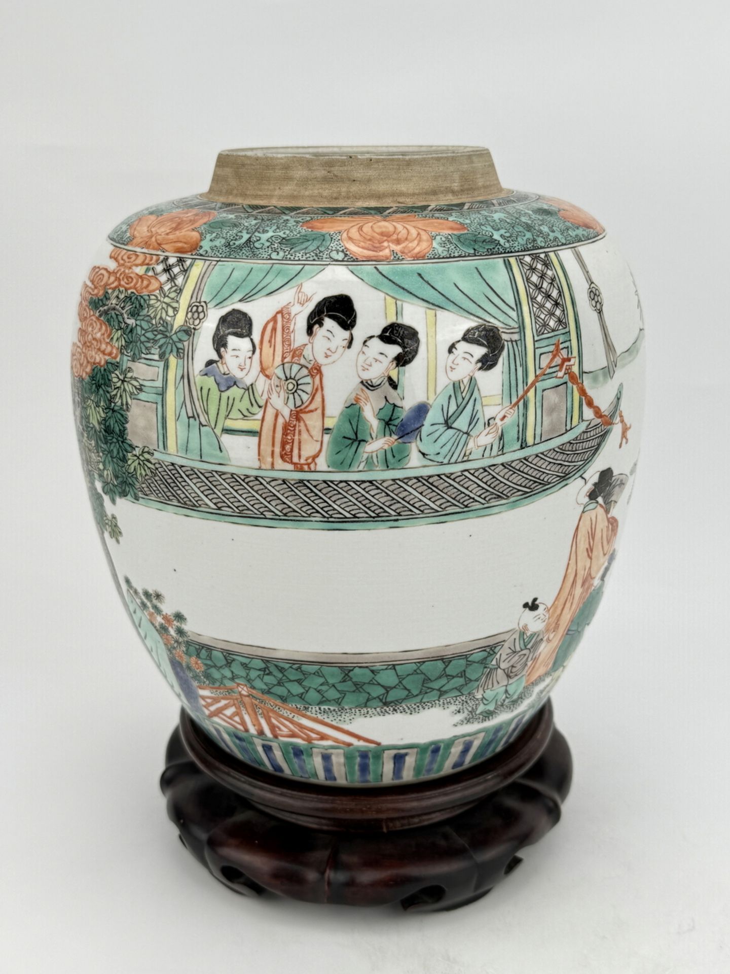 A Chinese Famille Rose jar, 17TH/18TH Century Pr.  - Bild 4 aus 9