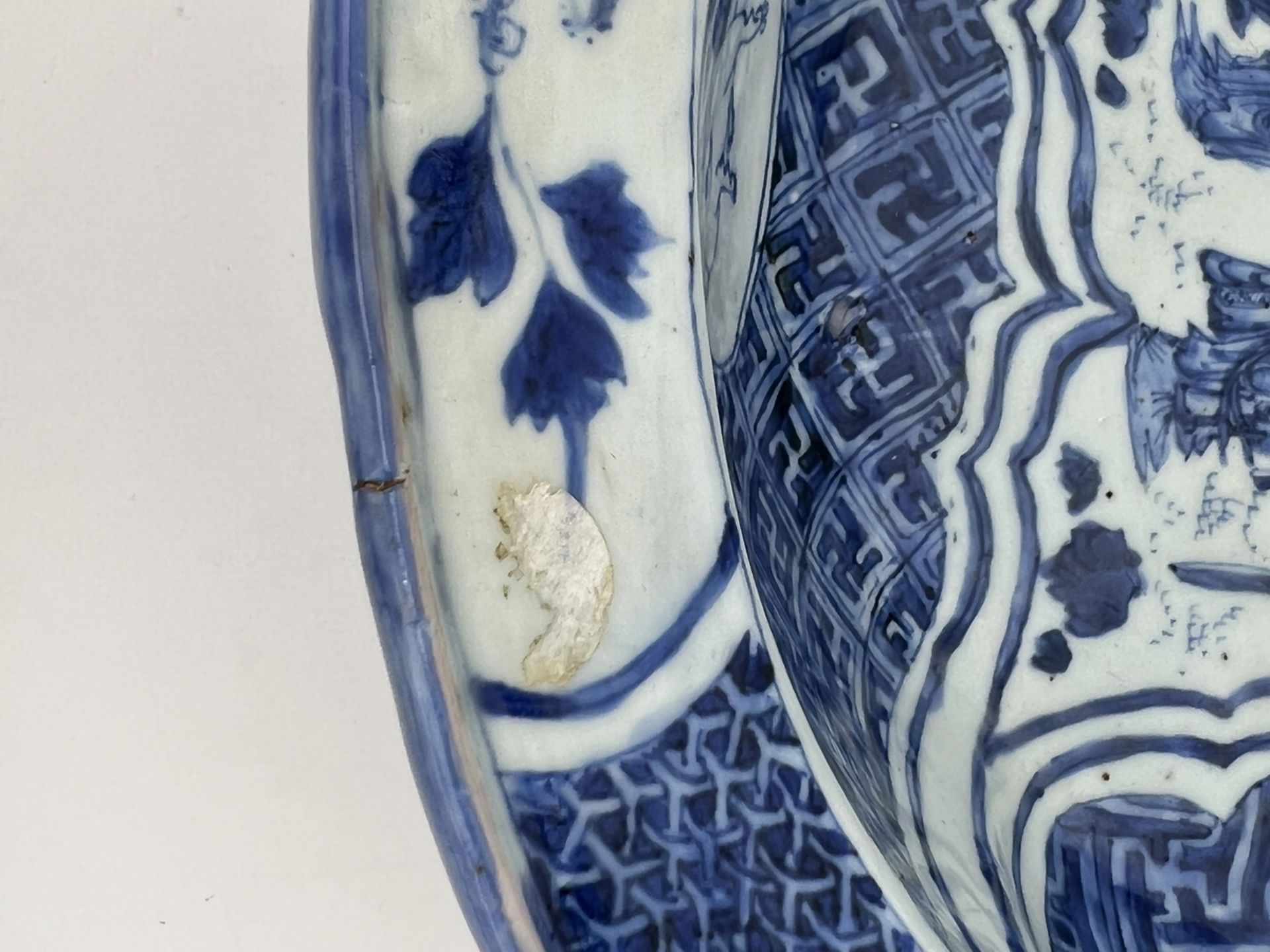A Chinese Blue&White water pot, 17TH/18TH Century Pr.  - Image 5 of 14