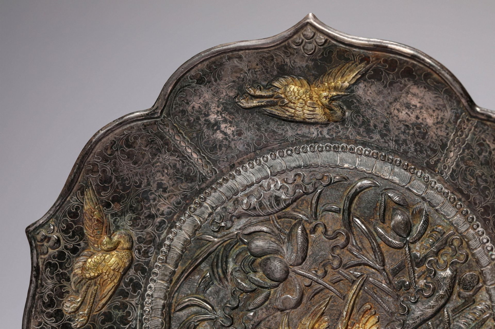 A Chinese silve gilt dish, 14TH/16TH Century Pr. - Bild 5 aus 7