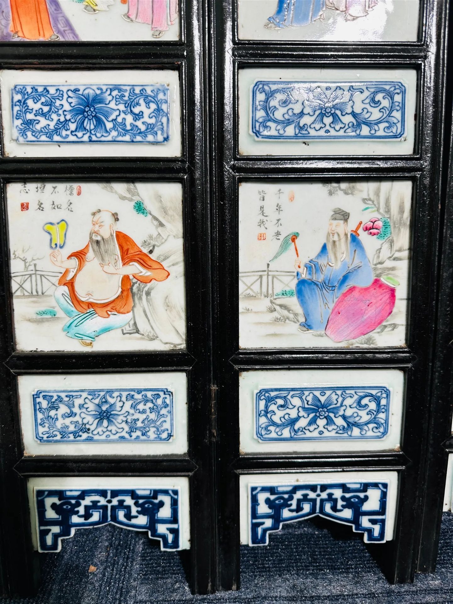 Chinese Eight Wood Framed Porcelain Plaques, Qing Dynasty 19th Century - Bild 6 aus 17