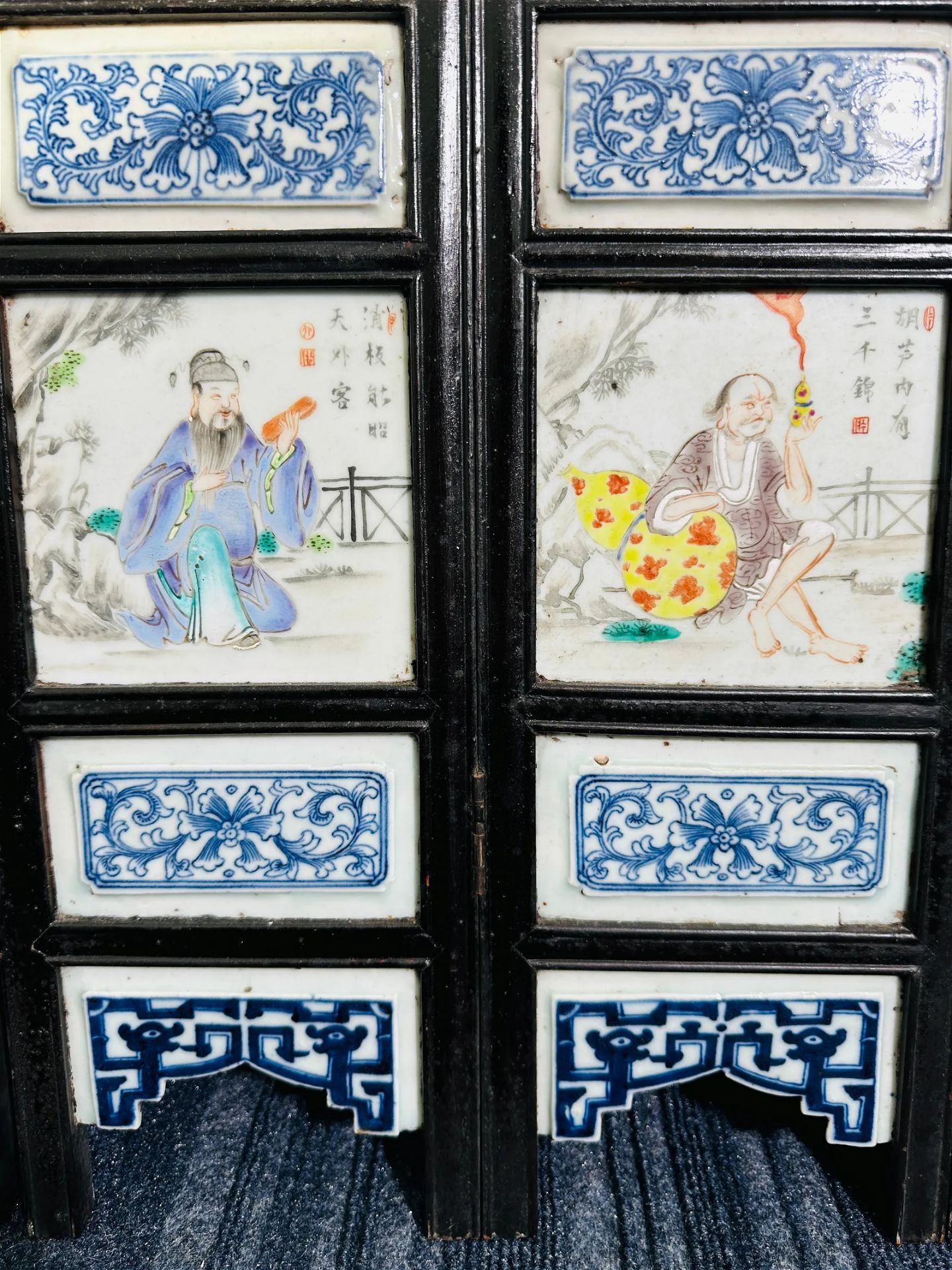 Chinese Eight Wood Framed Porcelain Plaques, Qing Dynasty 19th Century - Bild 16 aus 17