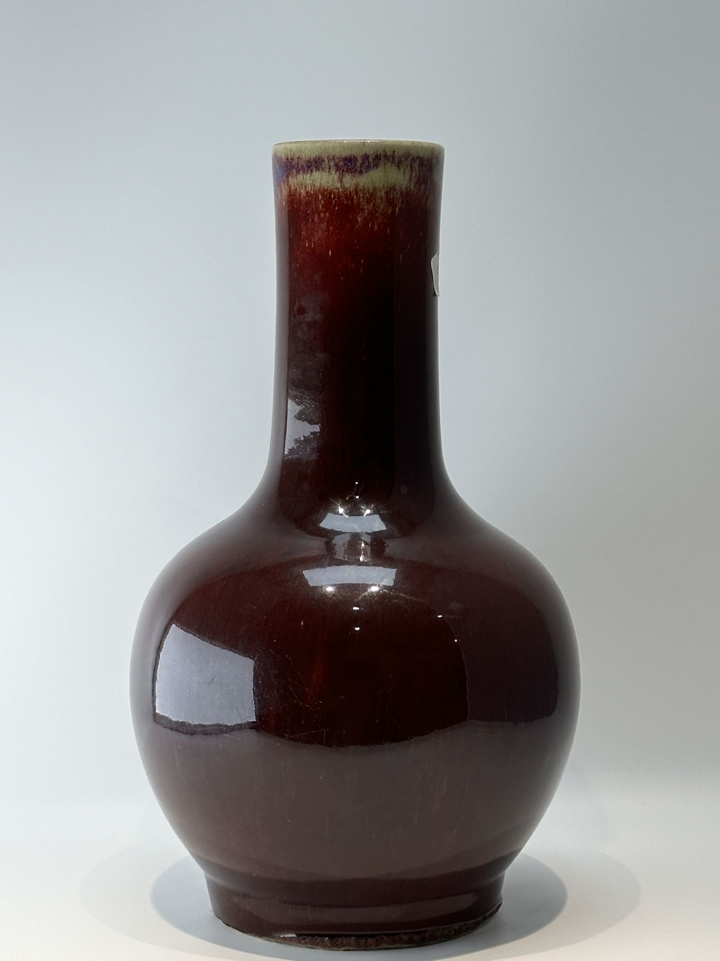 A Chinese red vase, 18TH/19TH Century Pr.  - Bild 2 aus 9