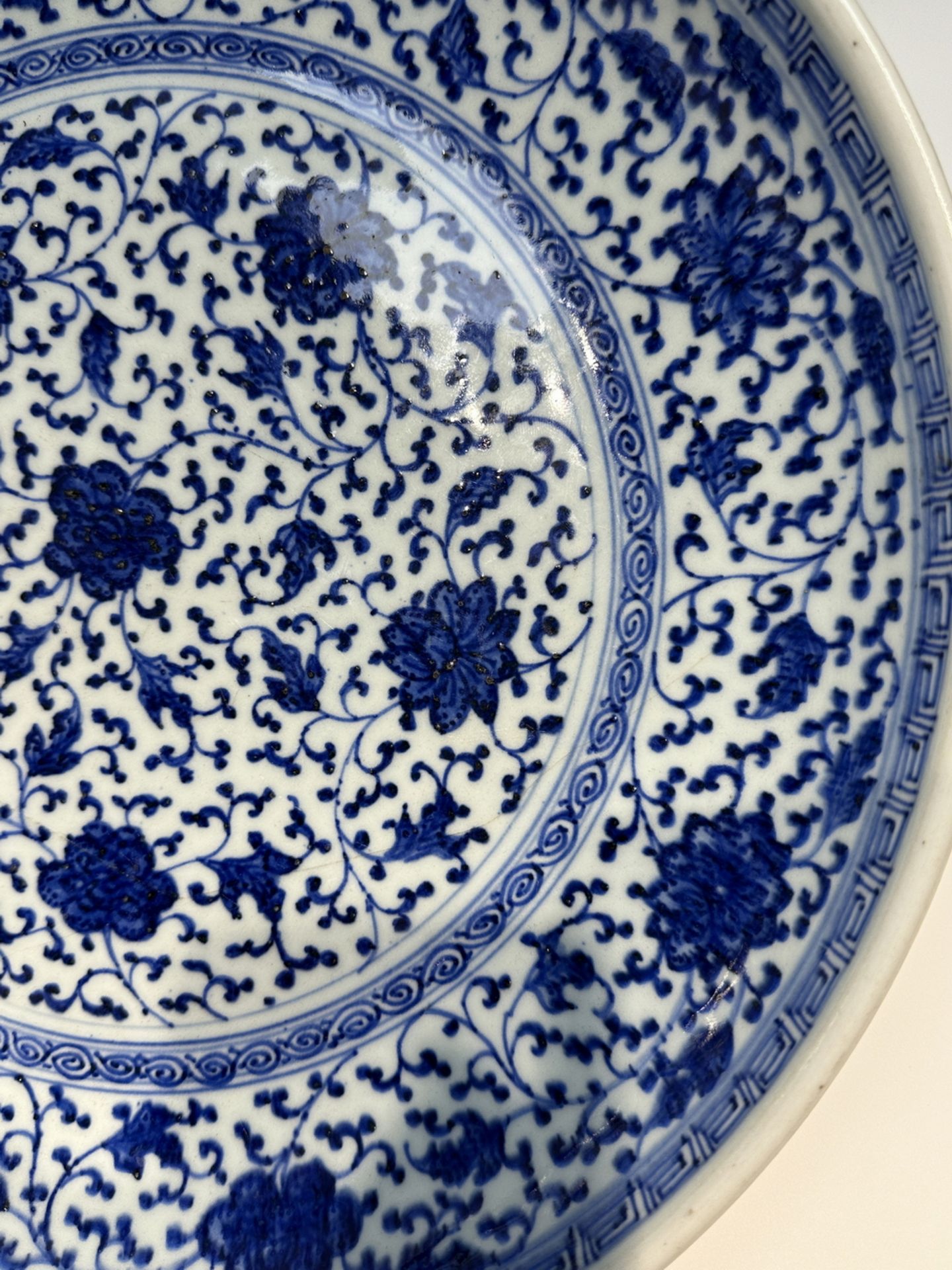 A Chinese Blue&White dish, 17TH/18TH Century Pr.  - Bild 3 aus 14