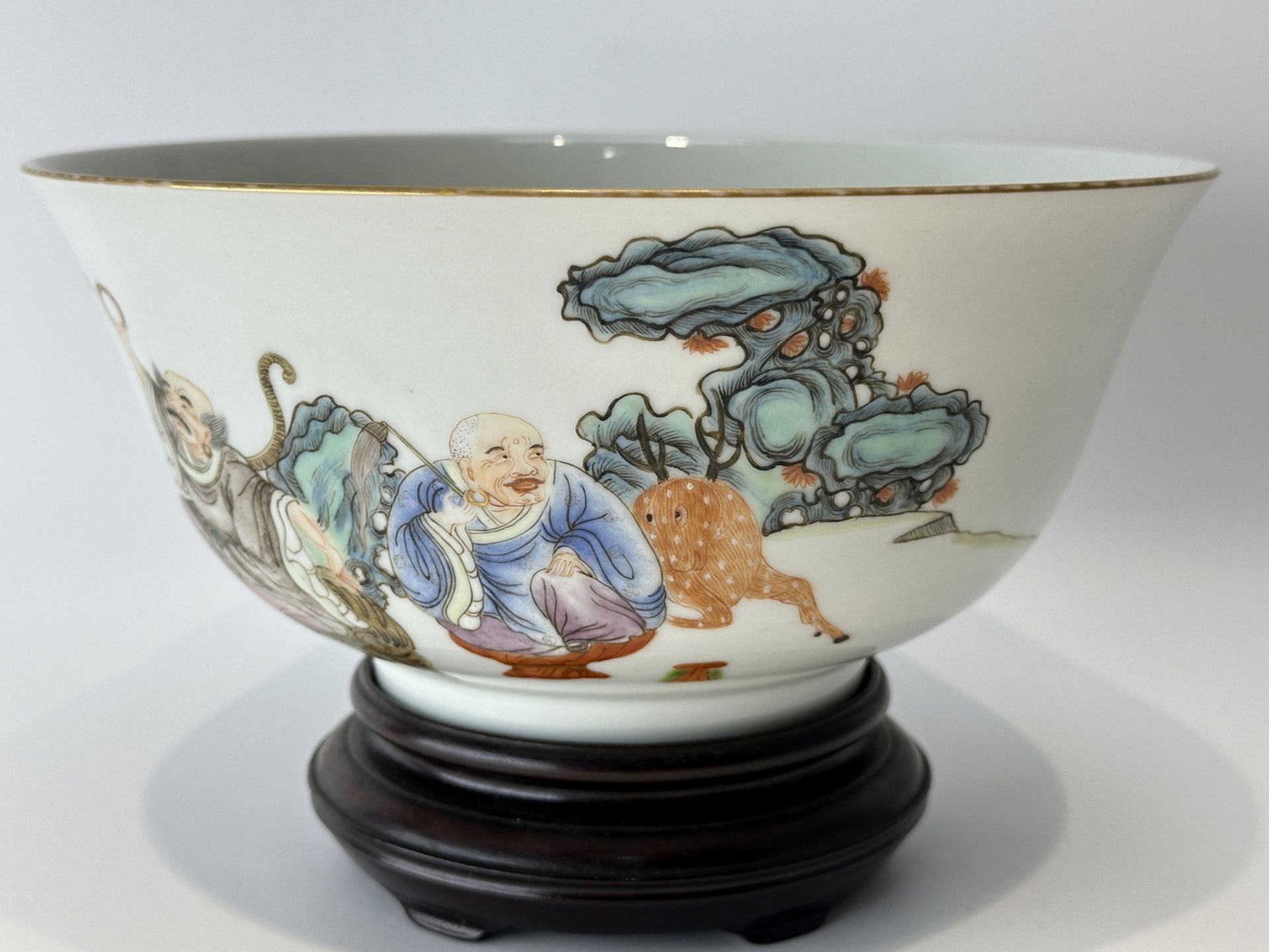 A Chinese Famille Rose bowl, 19TH/20TH Century Pr.  - Bild 4 aus 11