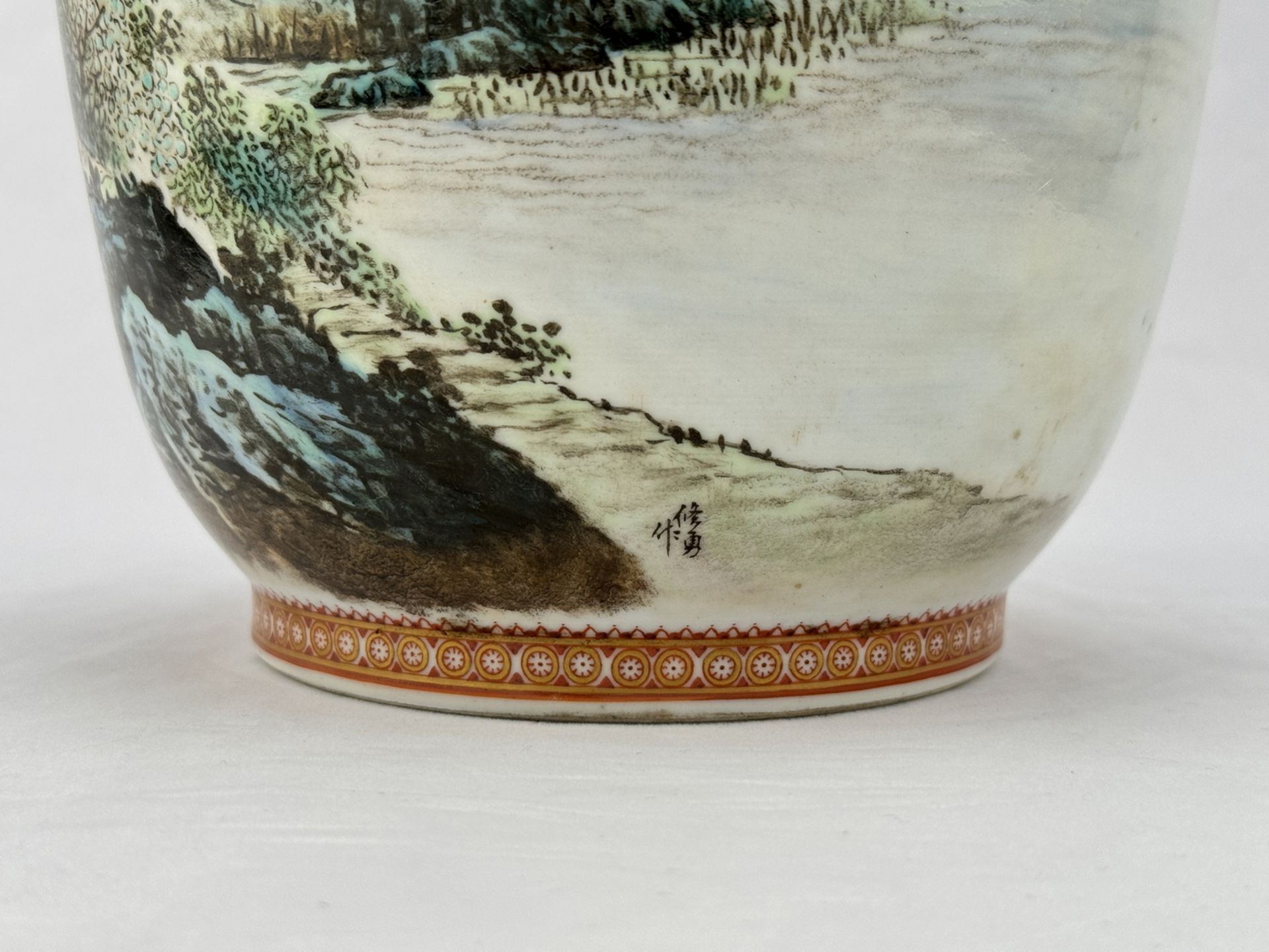 A Chinese porcelain vase, 19TH/21TH Century Pr. - Bild 10 aus 13
