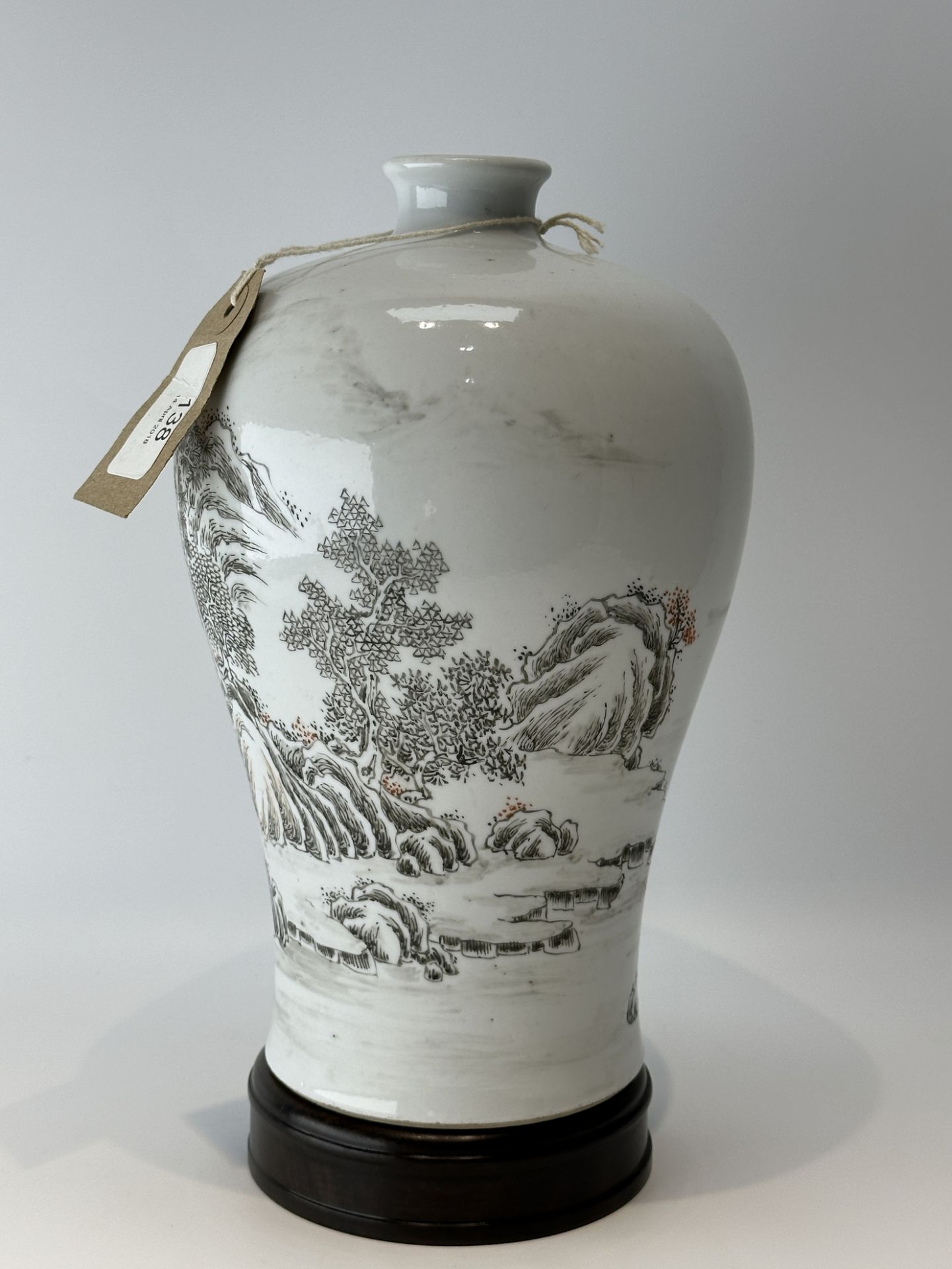 A Chinese Famille Rose vase, 17TH/18TH Century Pr.   - Image 4 of 13