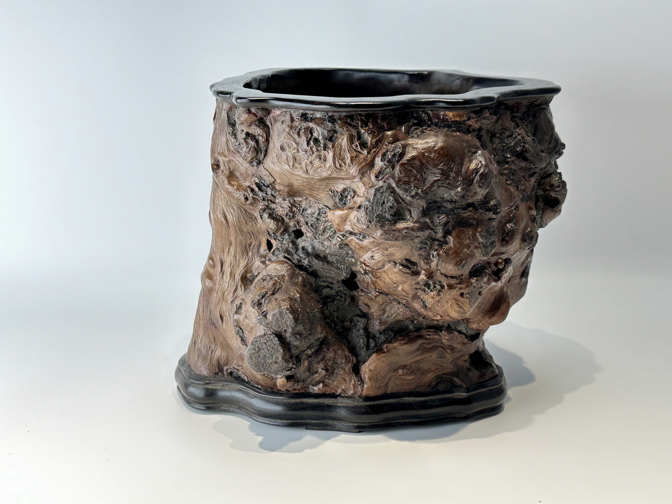 A wood brush pot, 16TH/17TH Century Pr.  - Image 2 of 8