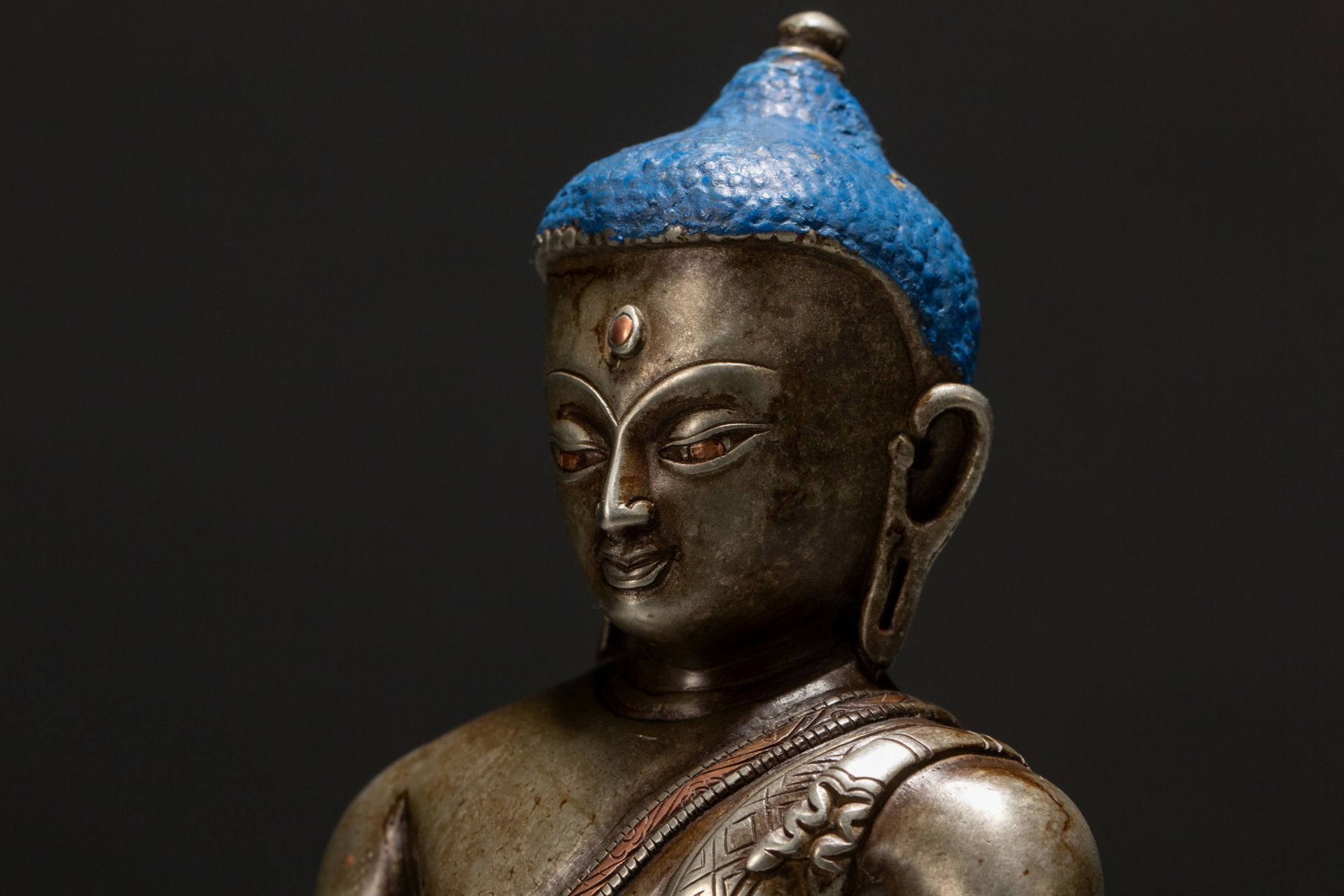 A Chinese silver buddaha figure, 17TH/18TH Century Pr.  - Bild 6 aus 9