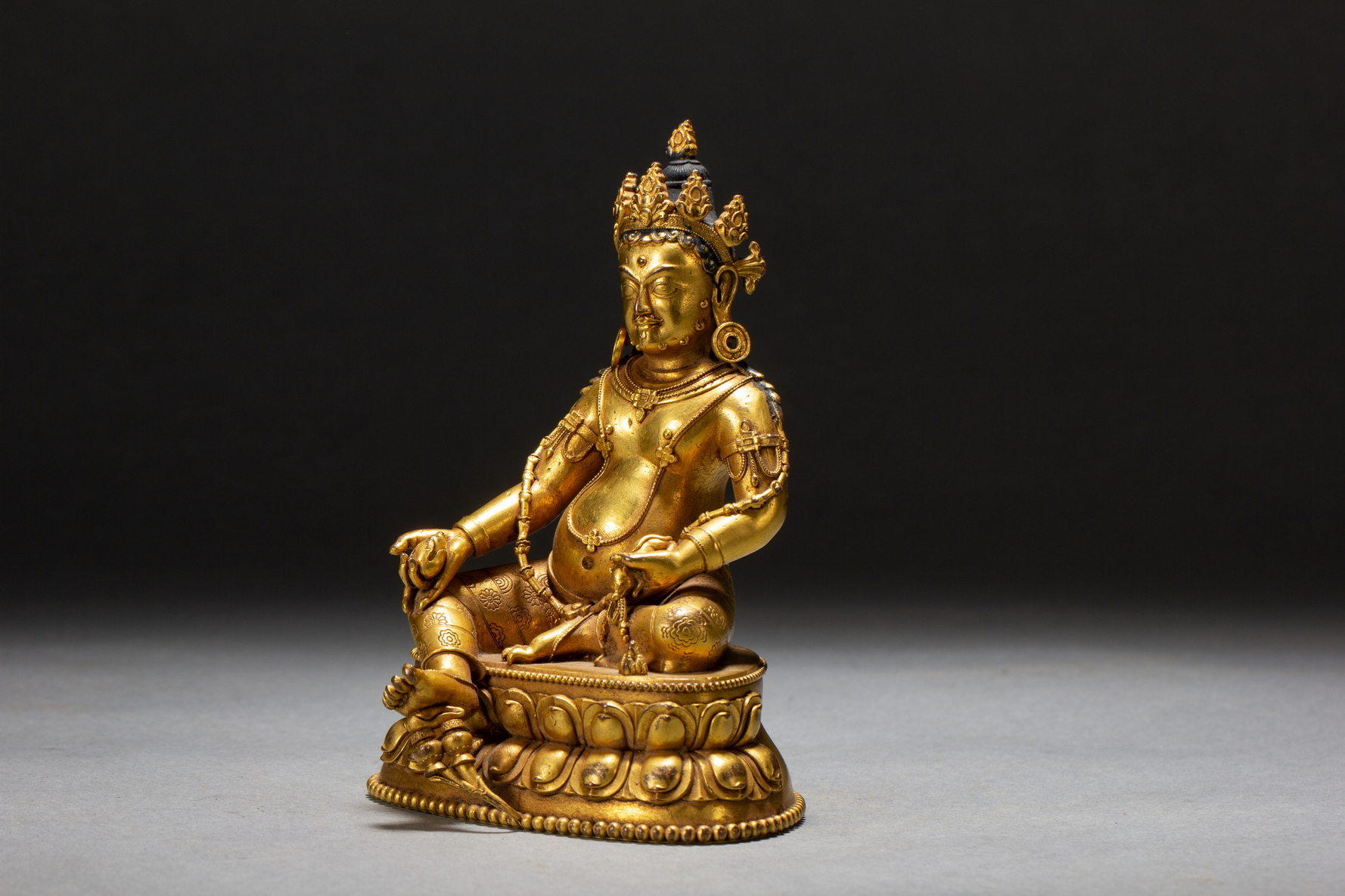 A Chinese bronze figure, 16TH/17TH Century Pr.Collection of NARA private gallary.  - Image 5 of 9