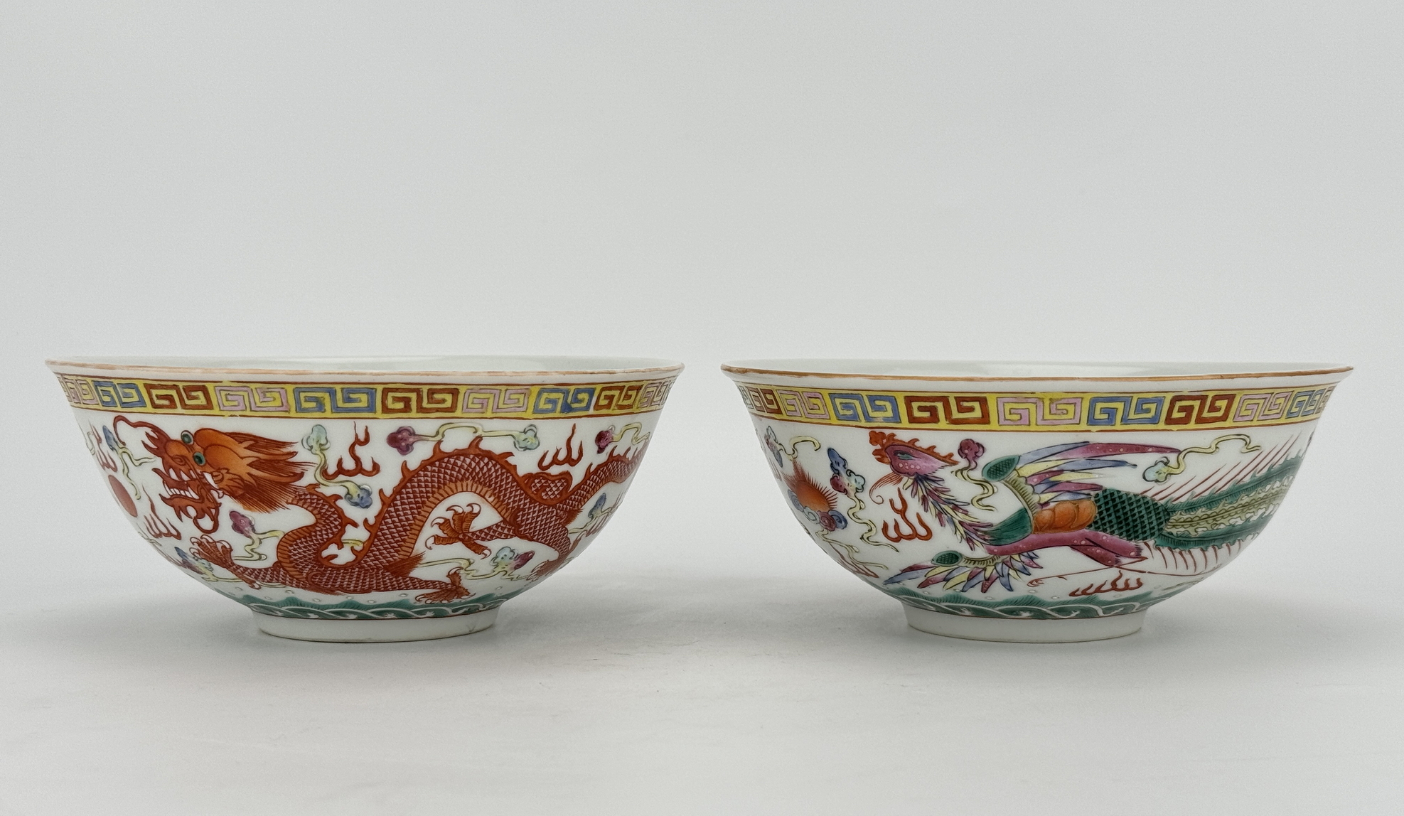 A pair of Chinese Famille Rose bowls, 18TH/19TH Century Pr. 