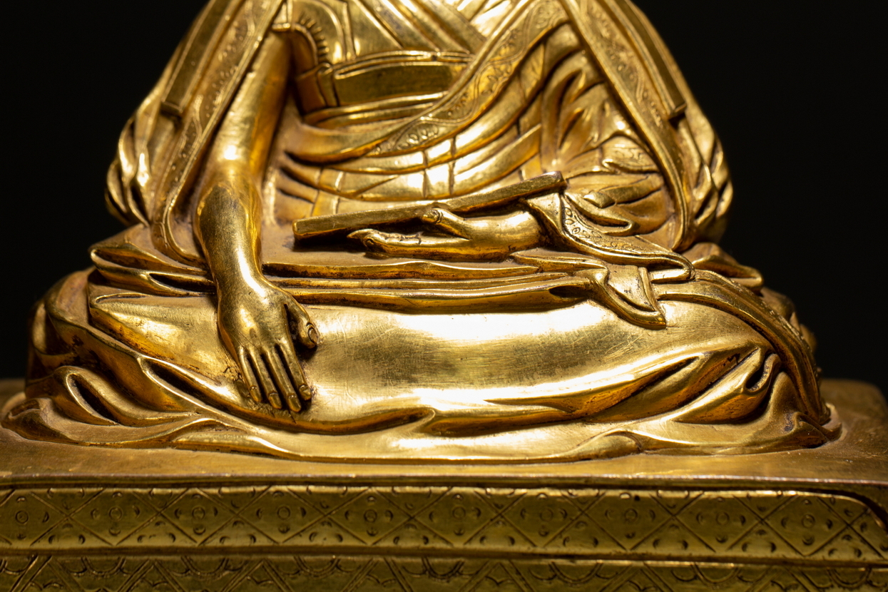 A Chinese gilt bronze figure, 16TH/17TH Century Pr.  - Image 3 of 9