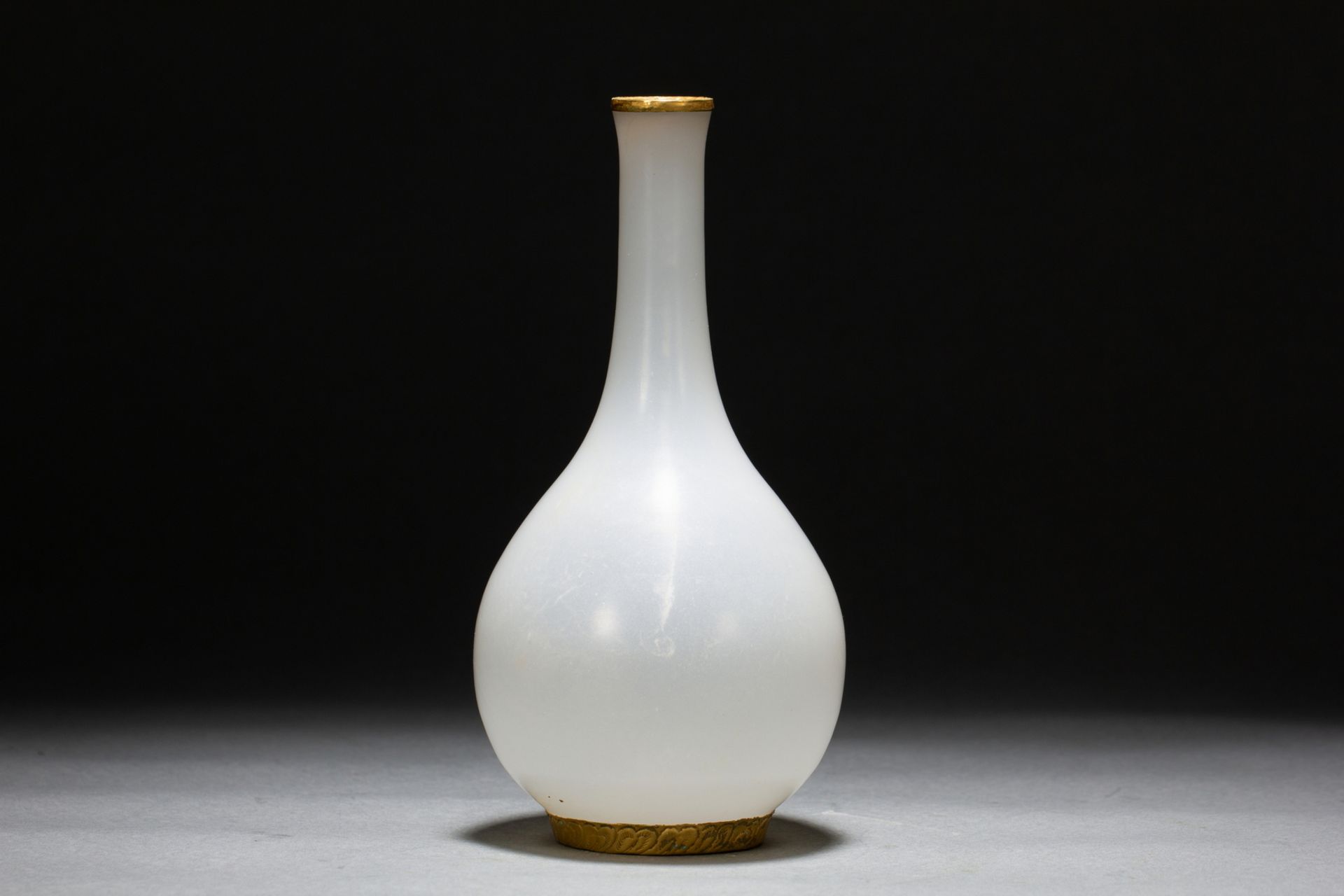 A Chinese glass vase, 18TH/19TH Century Pr.  - Bild 4 aus 9