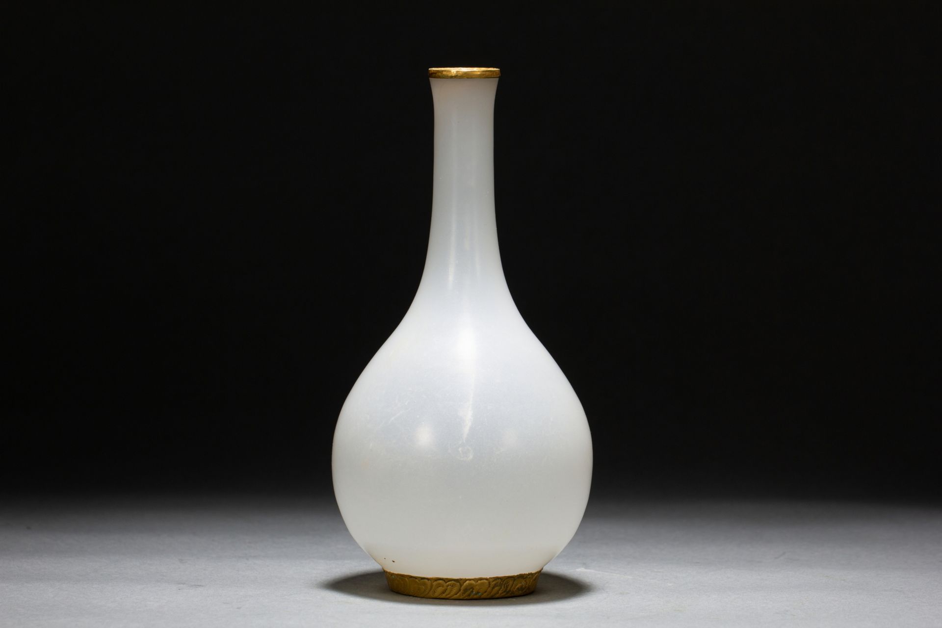 A Chinese glass vase, 18TH/19TH Century Pr.  - Image 4 of 9