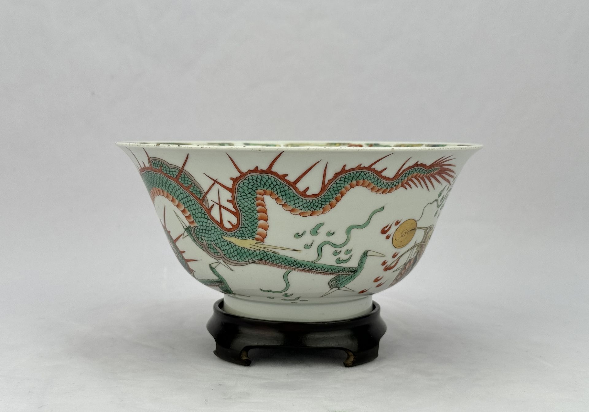 A Chinese Famille Rose bowl, 17TH/18TH Century Pr. - Bild 4 aus 10