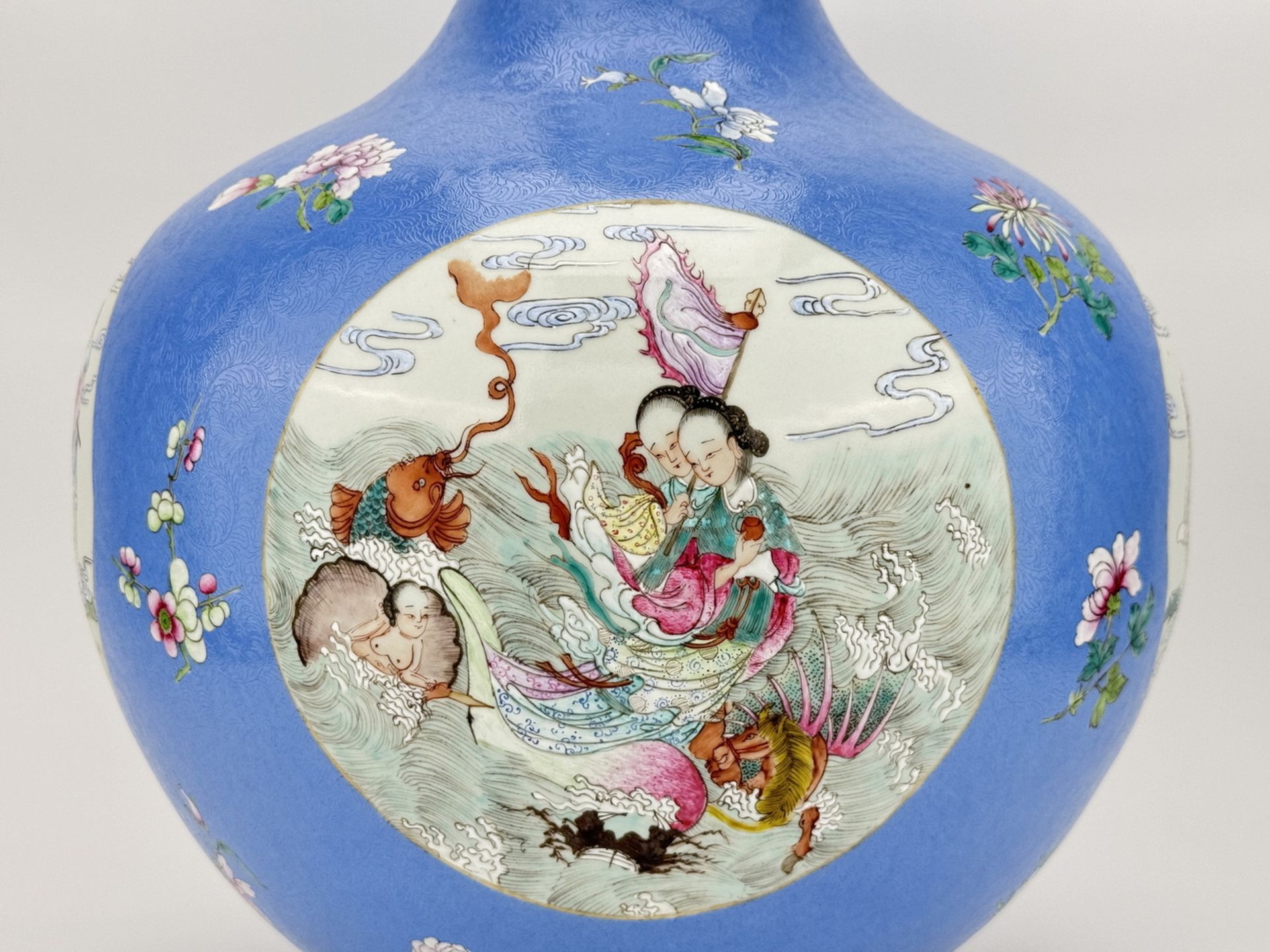 A Chinese Famille Rose vase, 17TH/18TH Century Pr.   - Image 6 of 10