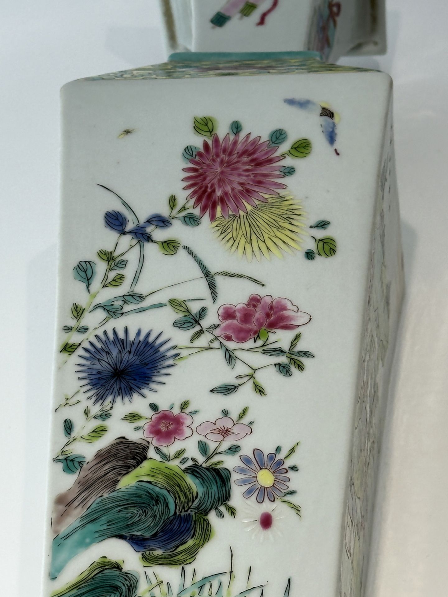 A Chinese Famille Rose vase, 17TH/18TH Century Pr. - Image 8 of 8