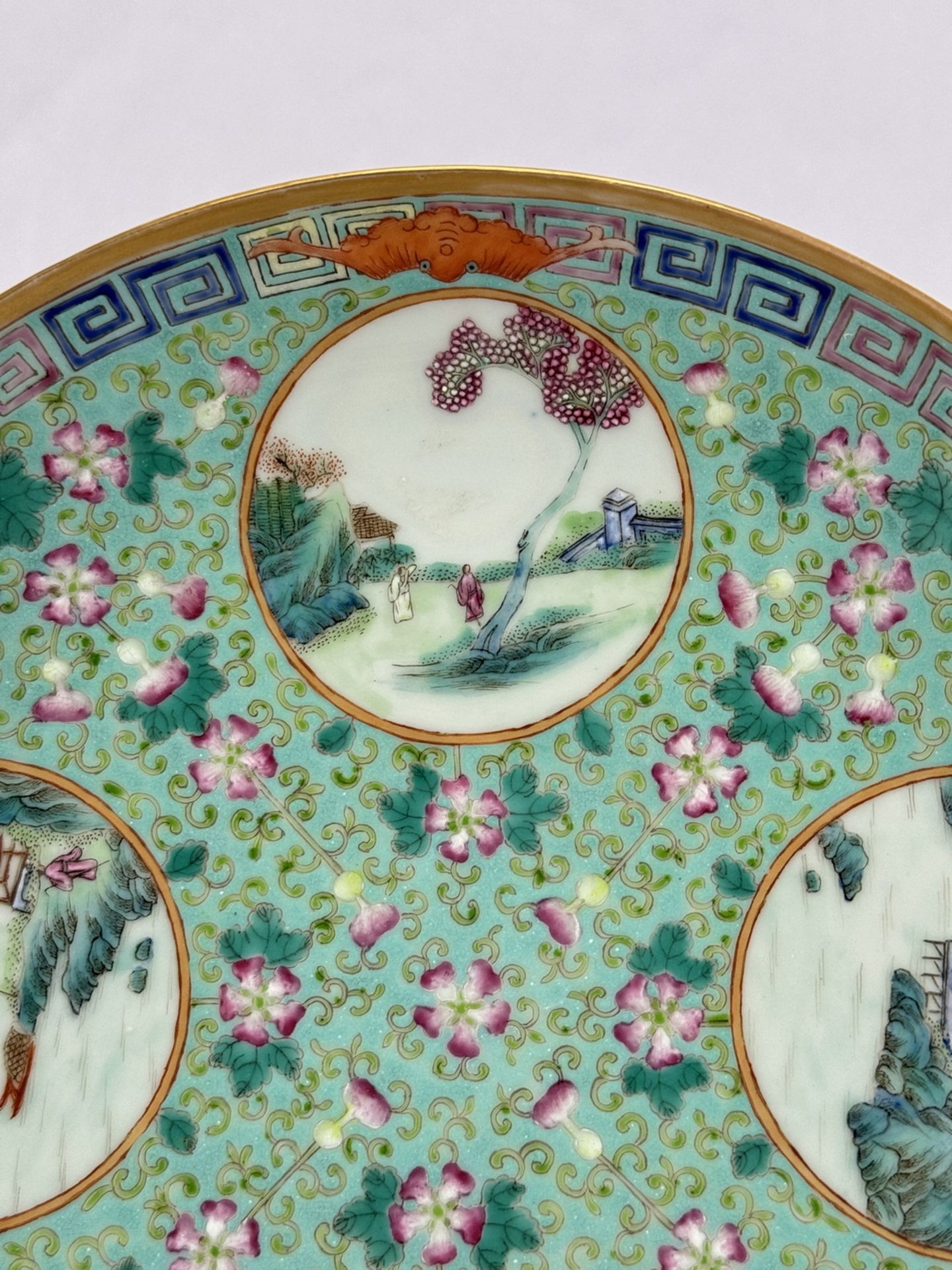 A Chinese Famille Rose dish, 17TH/18TH Century Pr.  - Bild 3 aus 6