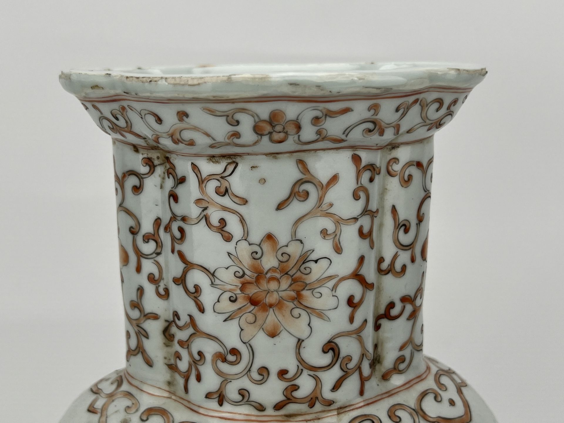 A Chinese Famille Rose vase, 17TH/18TH Century Pr.  - Image 6 of 11