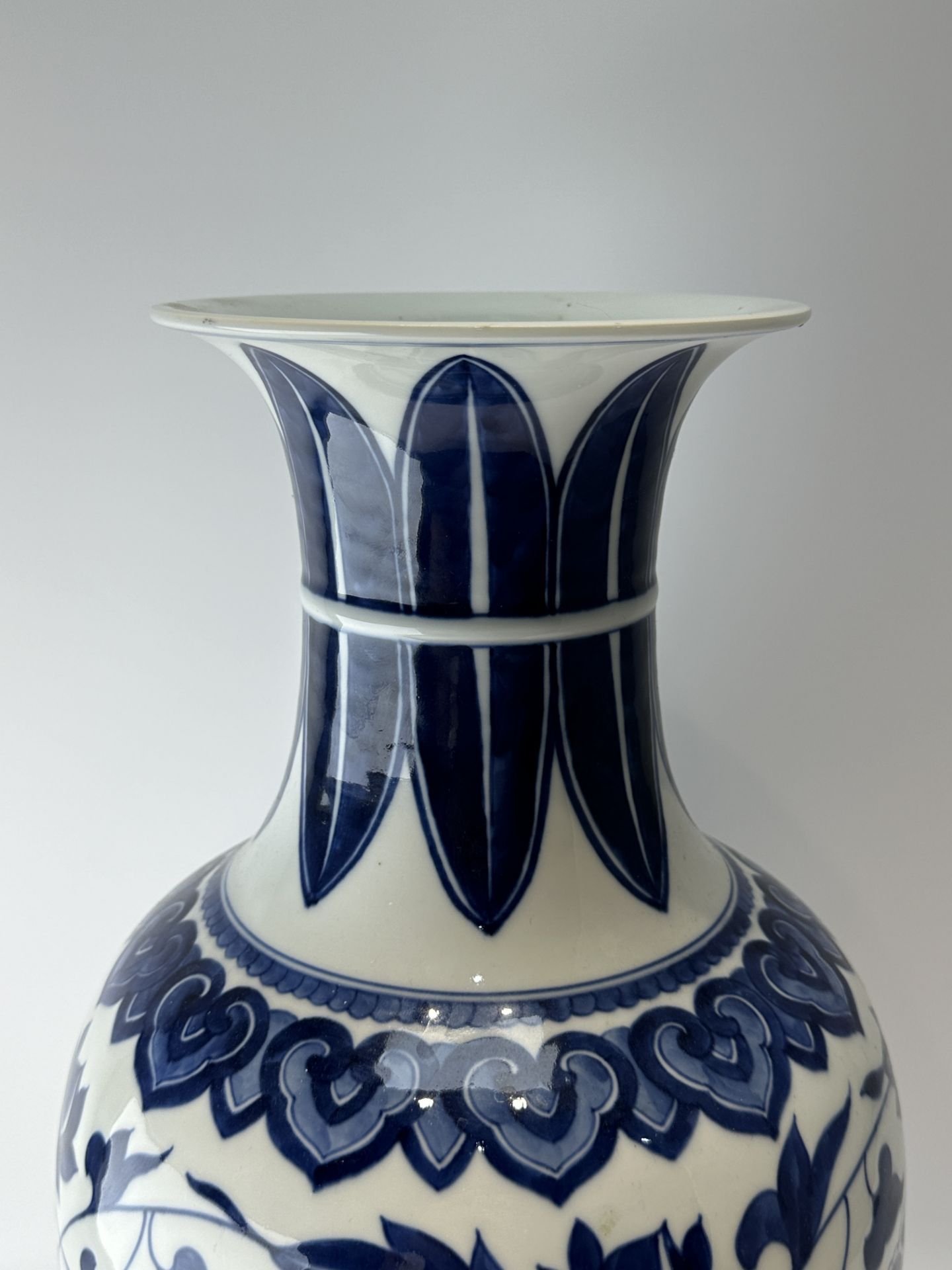 A Chinese Blue&White vase, 17TH/18TH Century Pr.  - Bild 15 aus 16