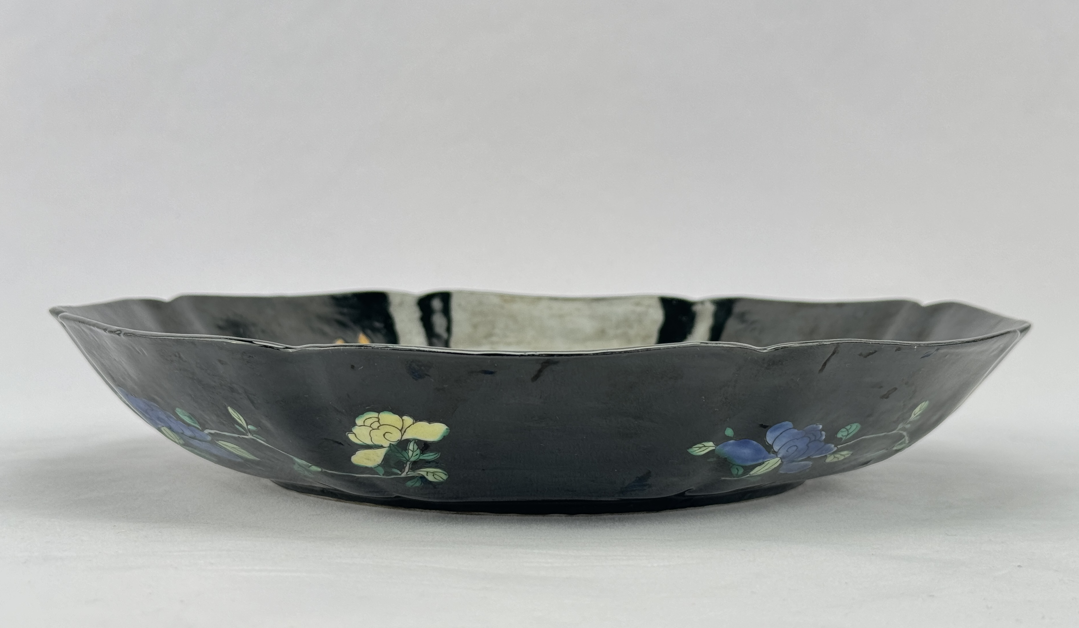 A Chinese Famille Rose dish, 17TH/18TH Century Pr. - Image 9 of 9