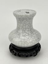 A Chinese Ge-type vase, 17TH/18TH Century Pr.