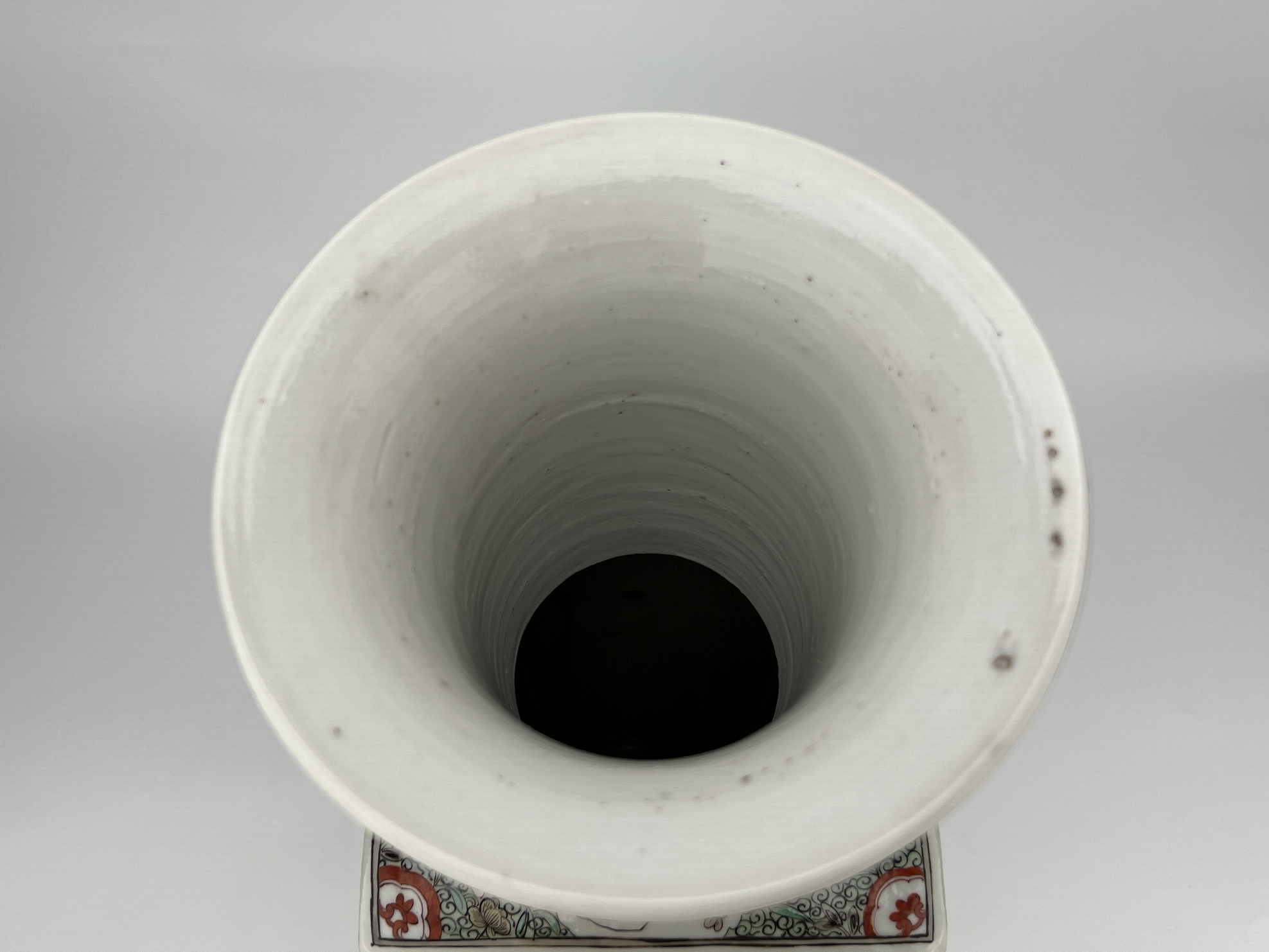 A Chinese Famille Rose vase, 17TH/18TH Century Pr. - Image 3 of 16