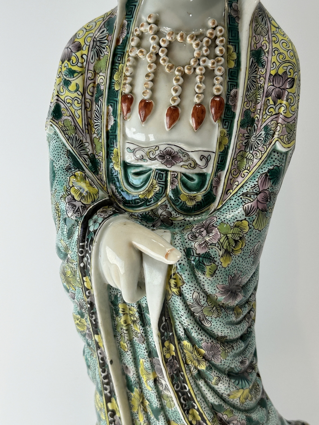 A Chinese porcelain figure, 17TH/18TH Century Pr.  - Image 6 of 14