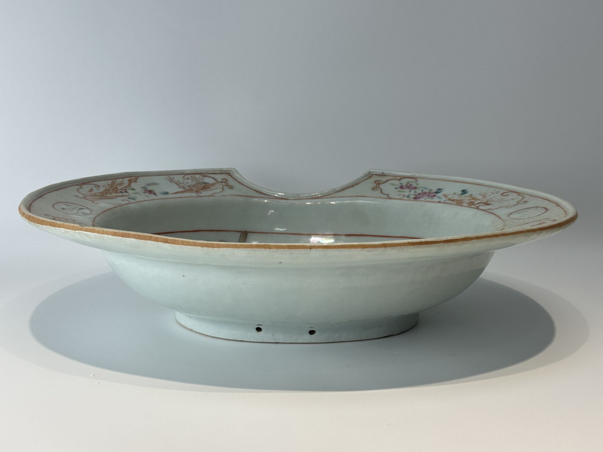 A Chinese Famille Rose dish, 17TH/18TH Century Pr. - Bild 11 aus 11