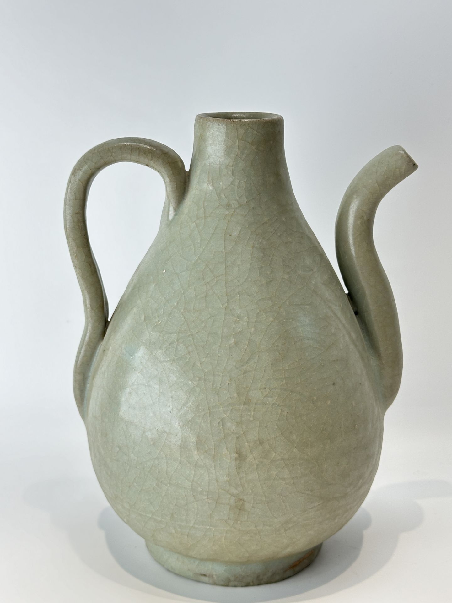 A Chinese celadon teapot, 16TH/17TH Century Pr.  - Image 3 of 10