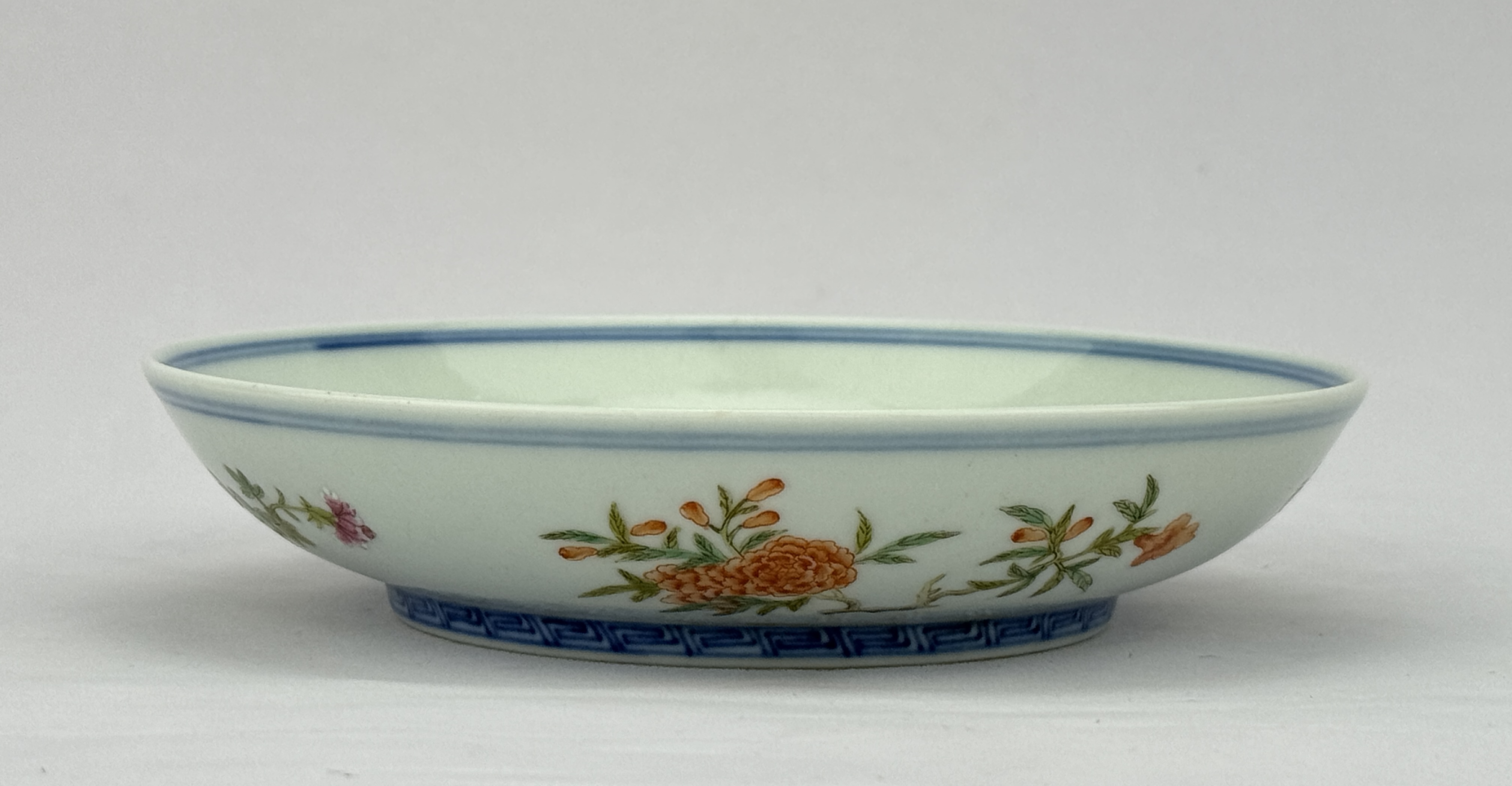 A Chinese Famille Rose dish, 17TH/18TH Century Pr. - Image 2 of 5