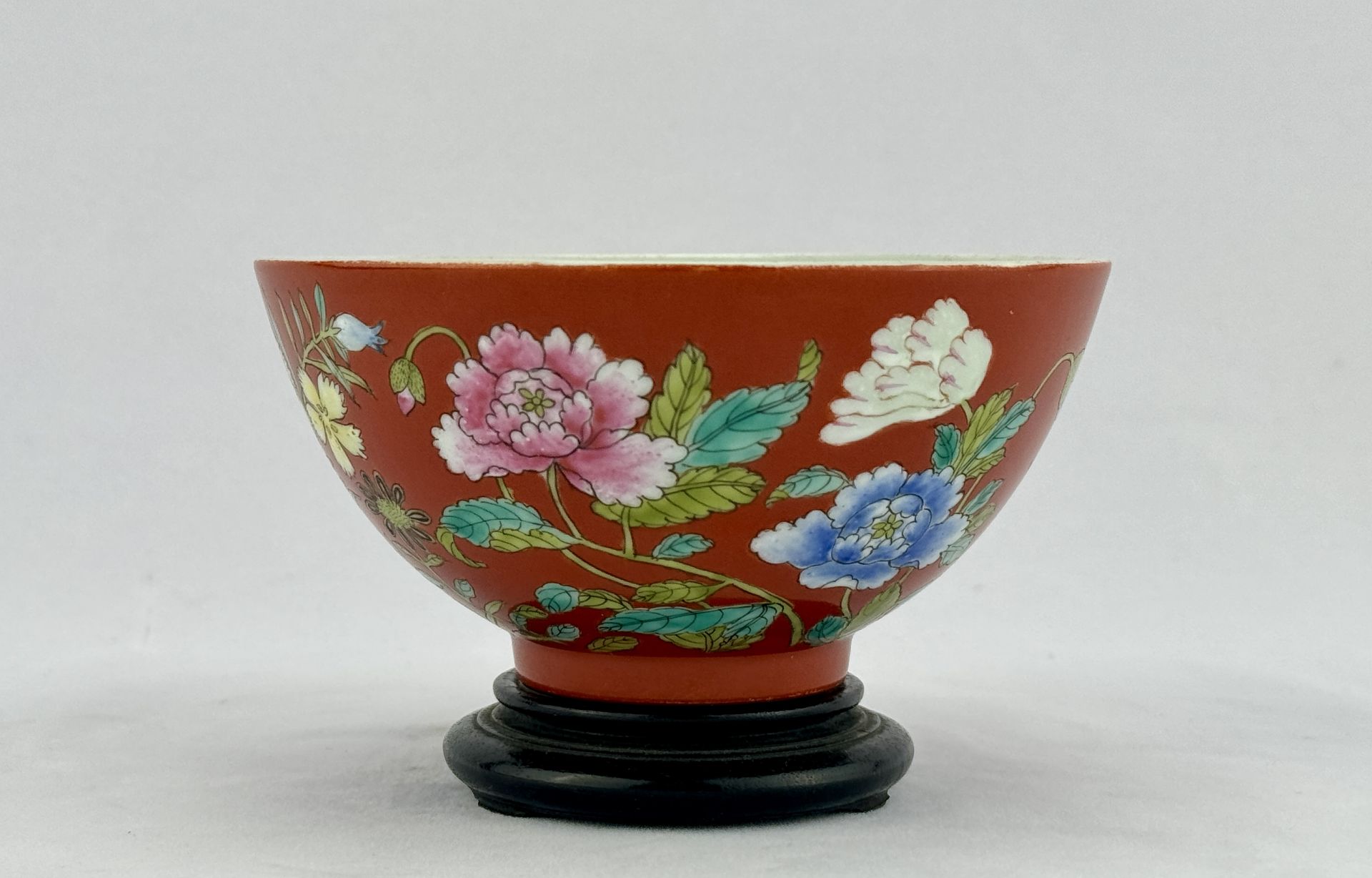 A Chinese Famille Rose bowl, 19TH/20TH Century Pr. 