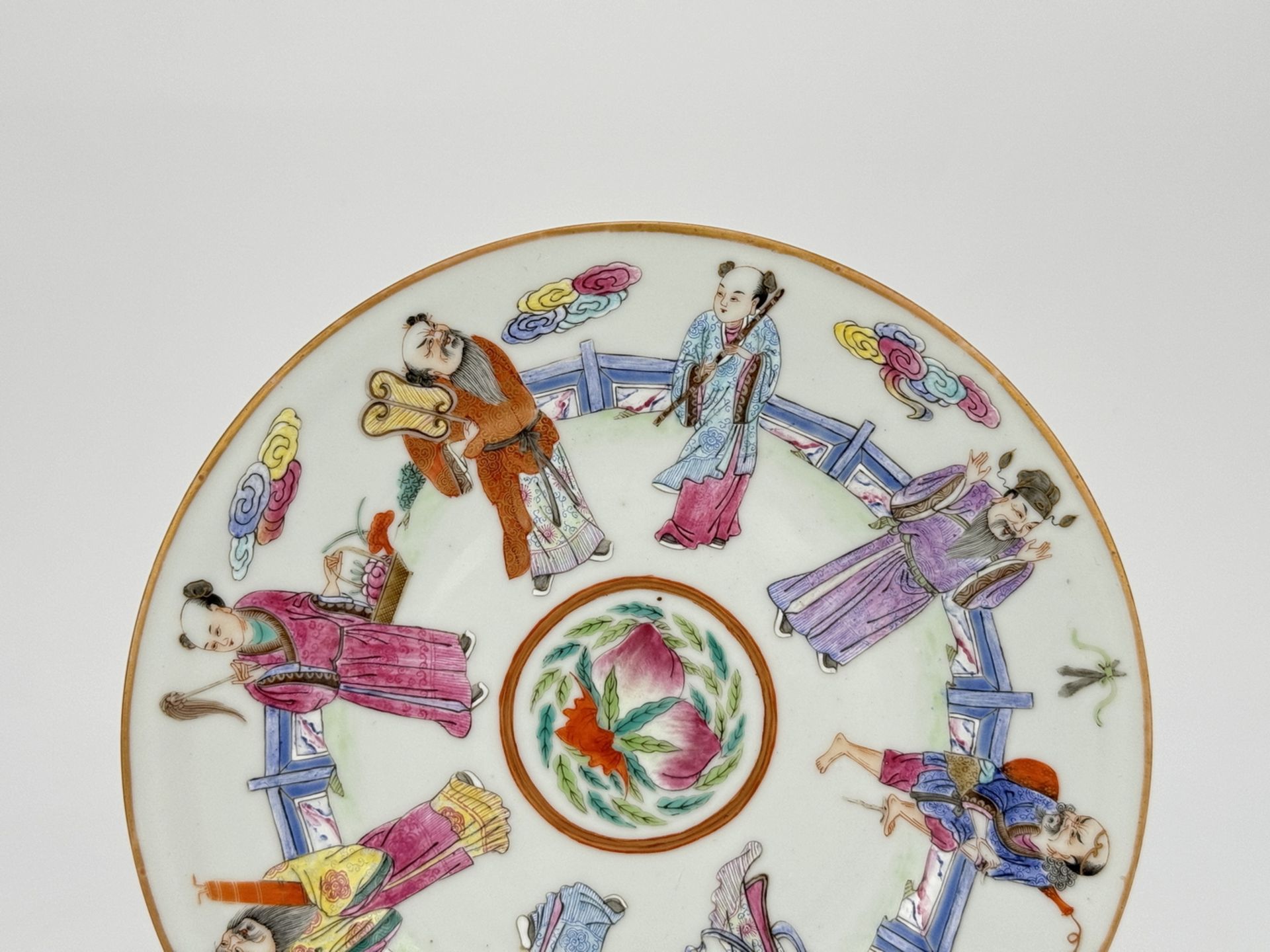 A Chinese Famille Rose dish, 18TH/19TH Century Pr.  - Bild 3 aus 6