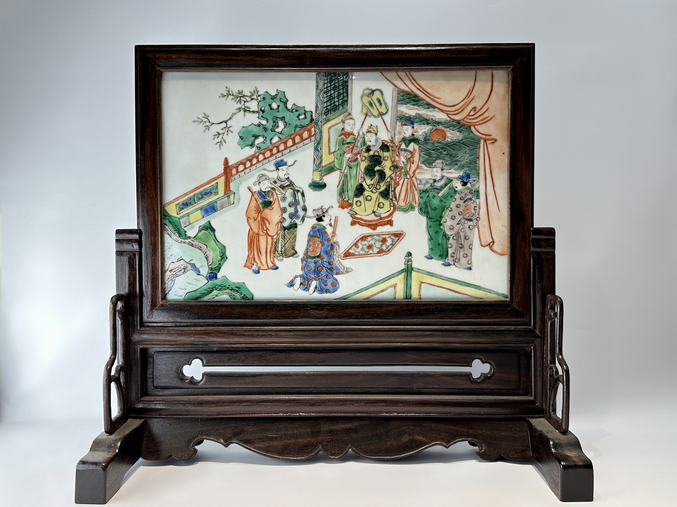 A Chinese porcelain plaque, 19TH/20TH Century Pr. 
