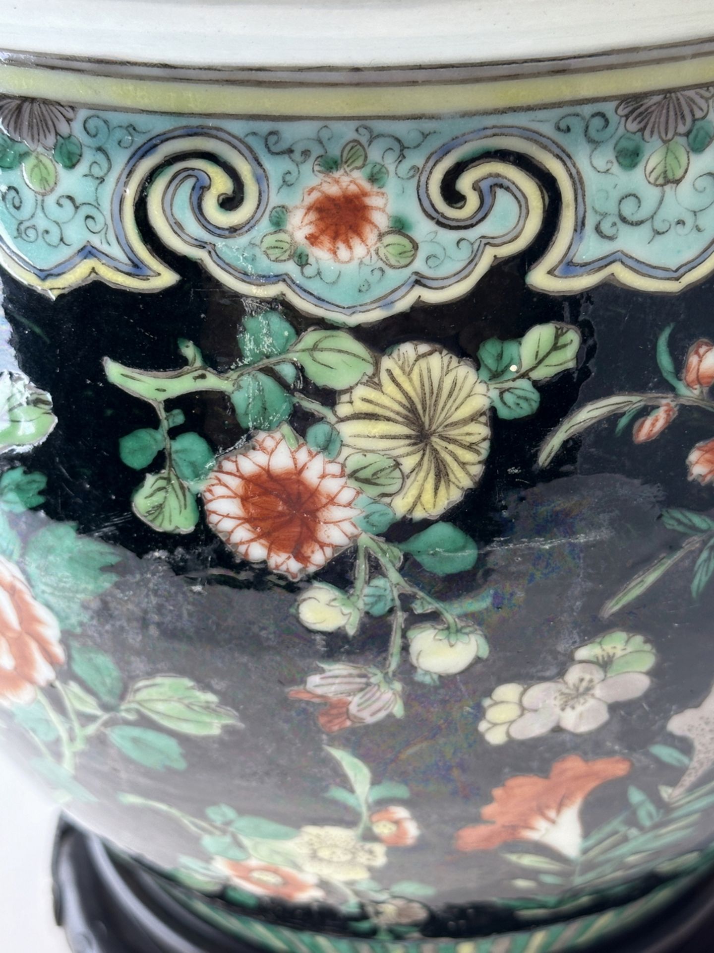 A Chinese Famille Rose jar, 19TH/20TH Century Pr.  - Bild 3 aus 15