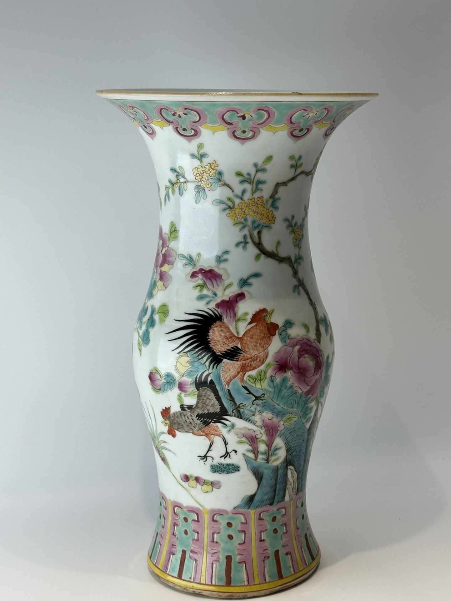 A Chinese Famille Rose vase, 18TH/19TH Century Pr. 