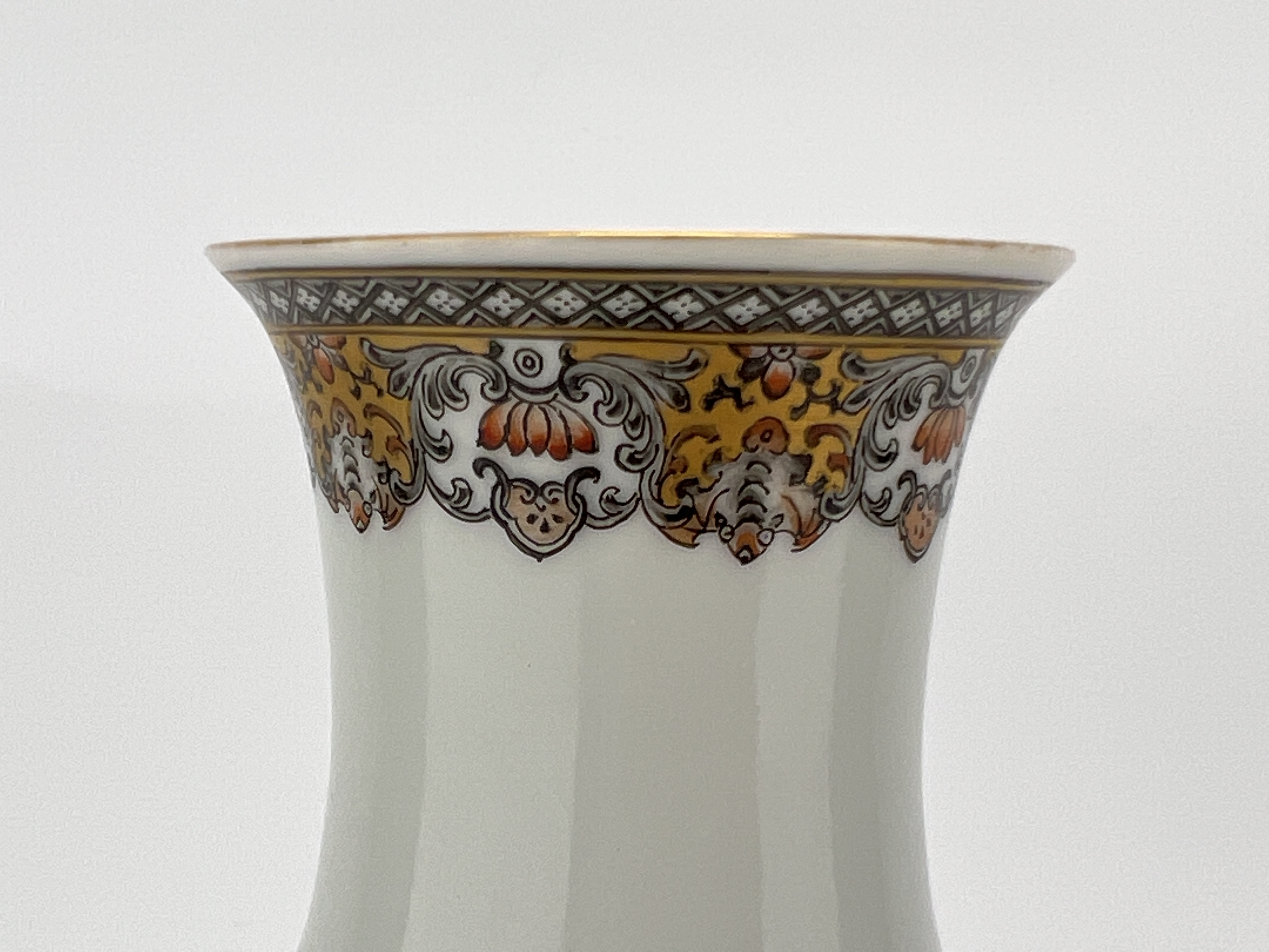 A Chinese Famille Rose gilt vase, 19TH/20TH Century Pr. - Image 3 of 10