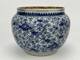 A Chinese Blue&White jar, 17TH/18TH Century Pr.