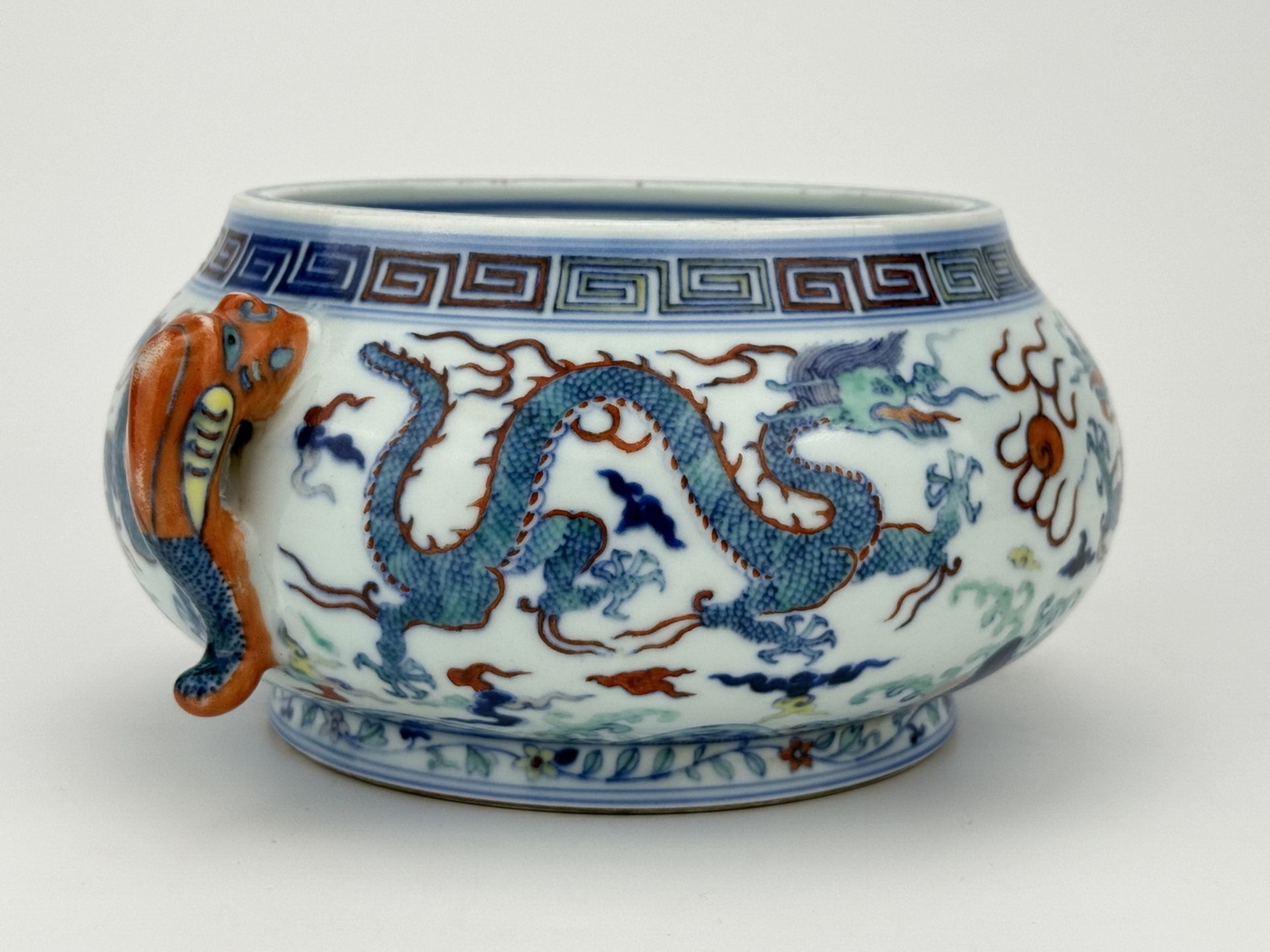 A small Chinese DOUCAI censor, 17TH/18TH Century Pr.  - Bild 3 aus 7