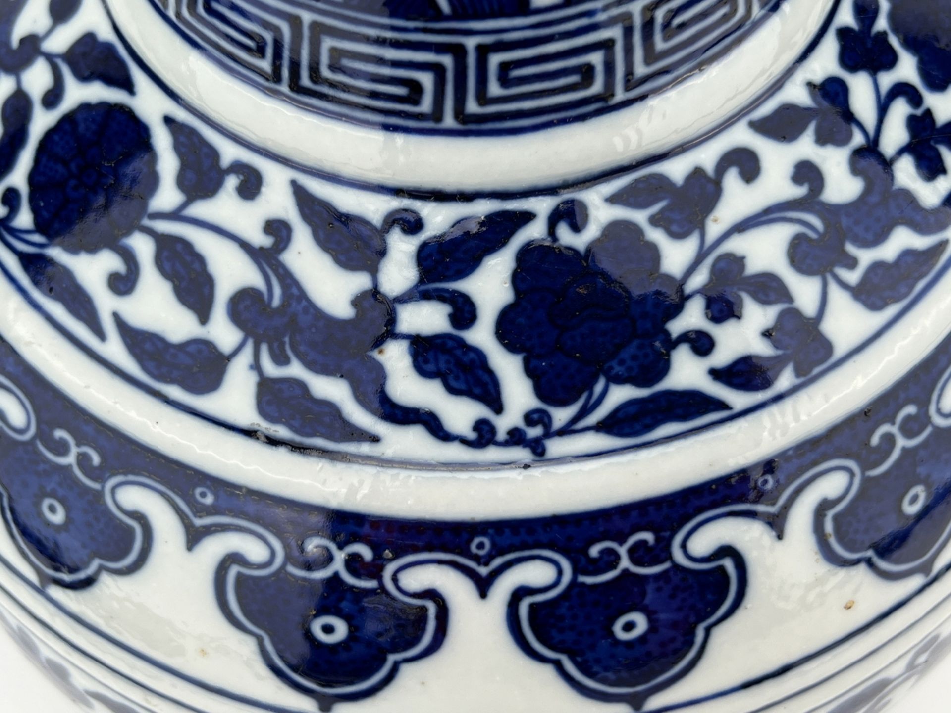 A Chinese Blue&White vase, 18TH/19TH Century Pr.  - Bild 7 aus 11