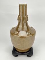 A Chinese Ge-type vase, 17TH/18TH Century Pr.