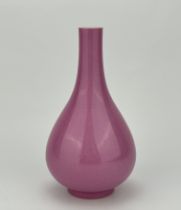 A Chinese red vase, 17TH/18TH Century Pr.