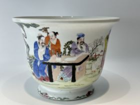 A Chinese Famille Rose vase, 19TH/20TH Century Pr.