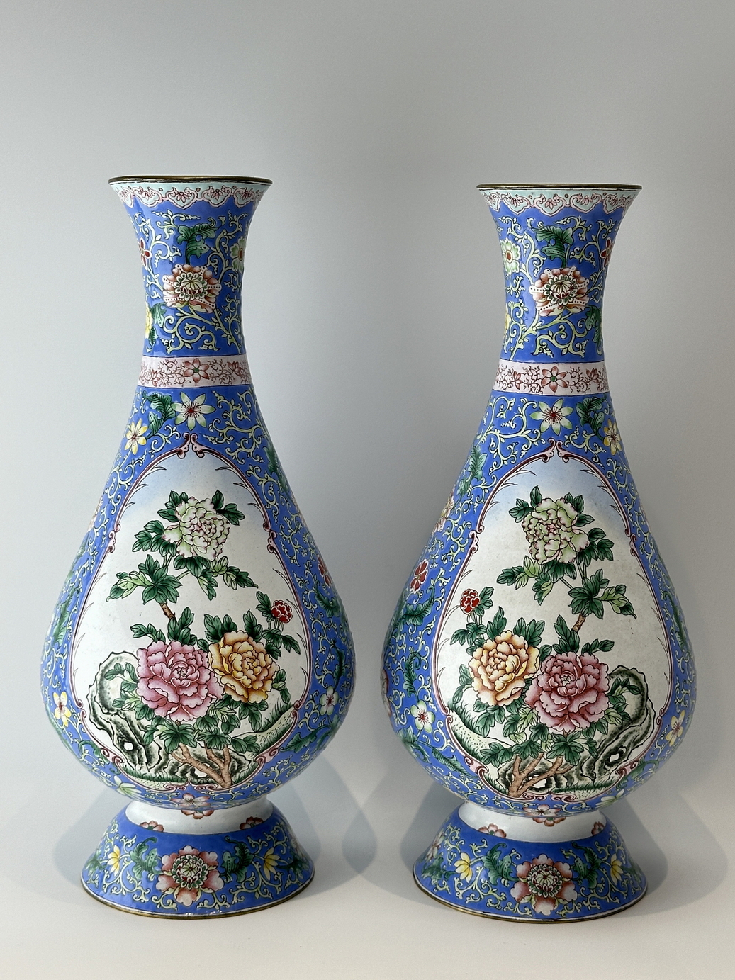 FINE CHINESE CLOISONNE PAIR VASEs with  PHONEXES 19TH Century. - Image 5 of 13